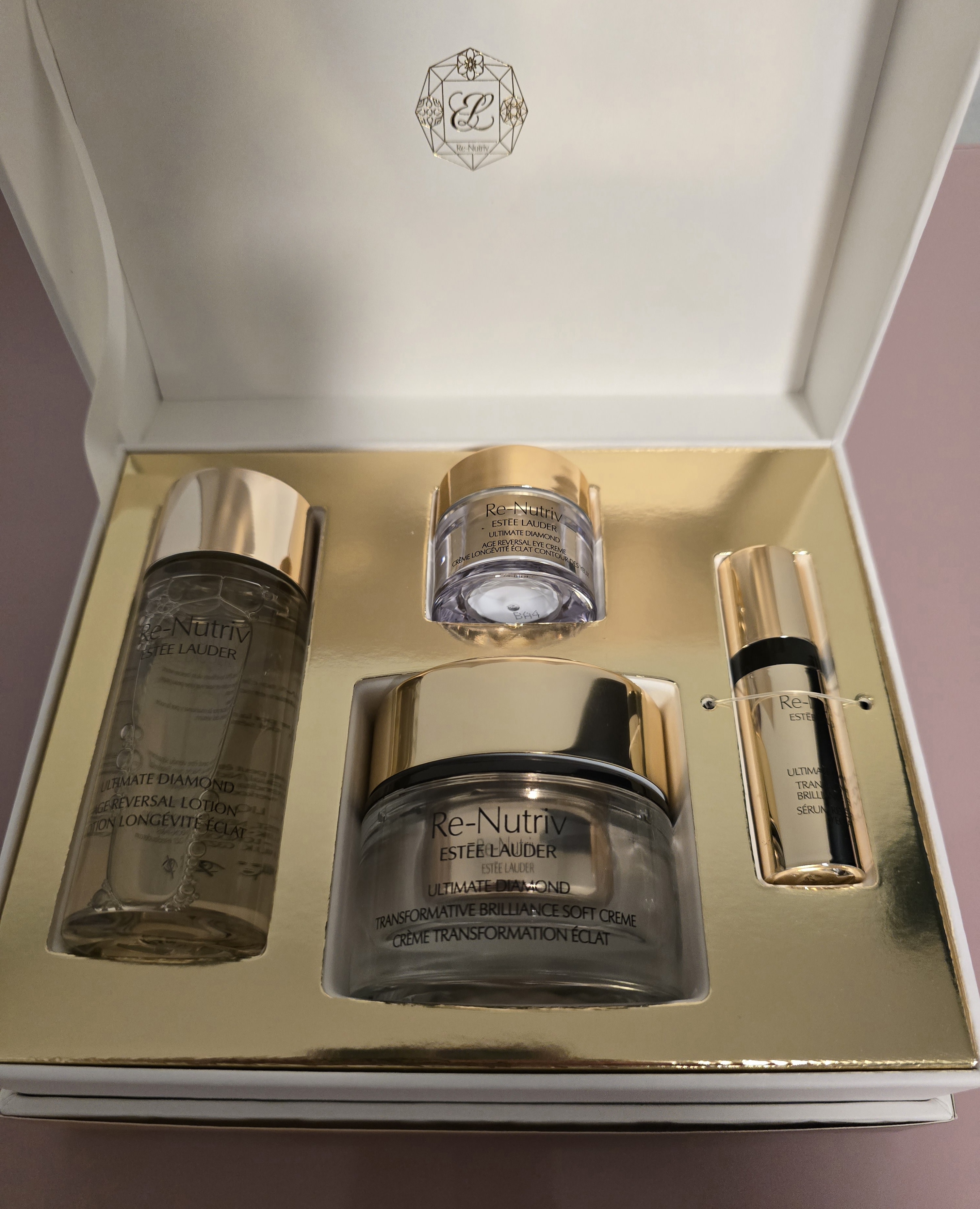 Estée Lauder 4-Pc. Re-Nutriv The Pinnacle Of Luxury Skin Care Gift