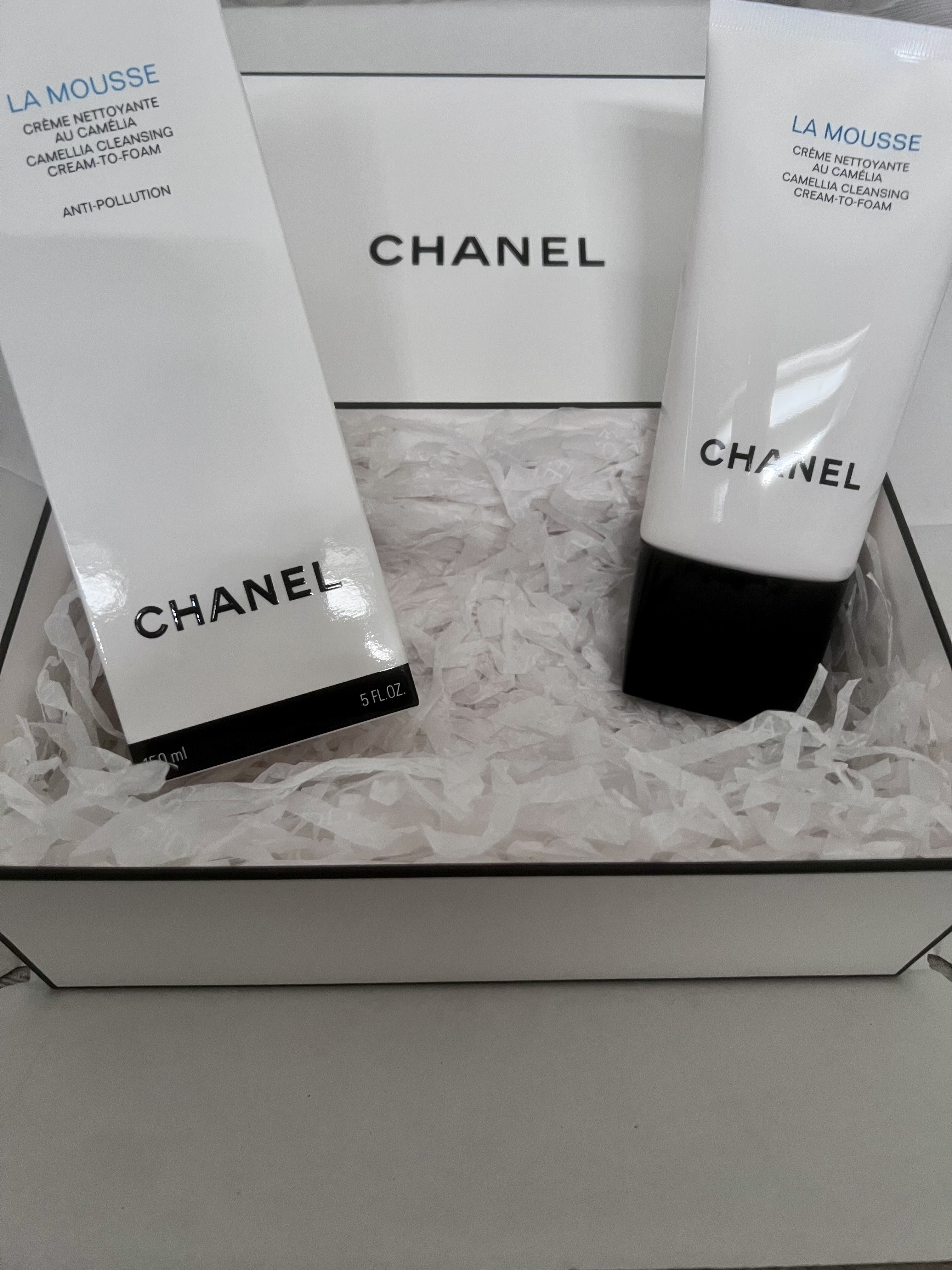 Unboxed. Very nice bottle.