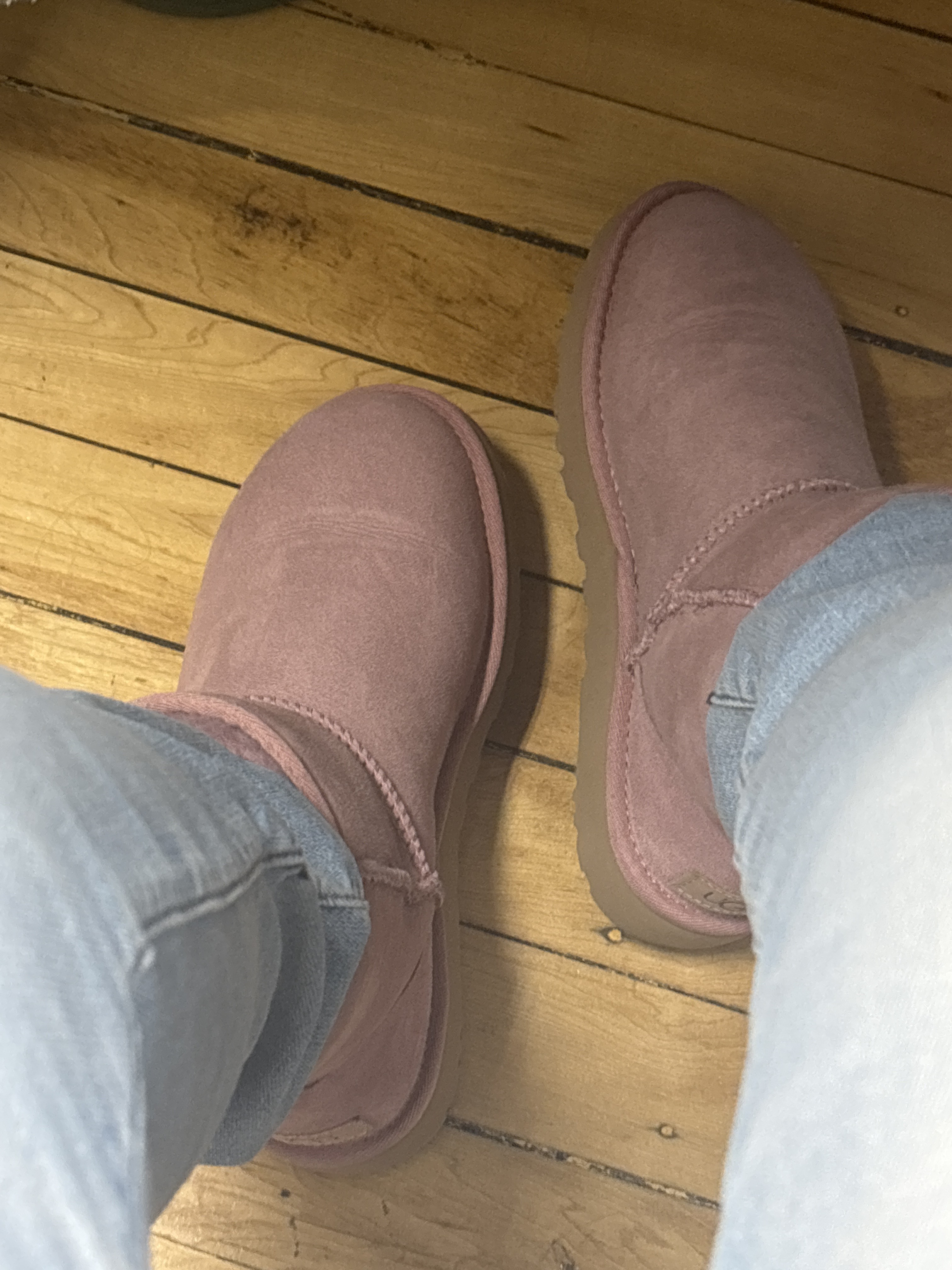 This picture does no justice to the beauty of the boots