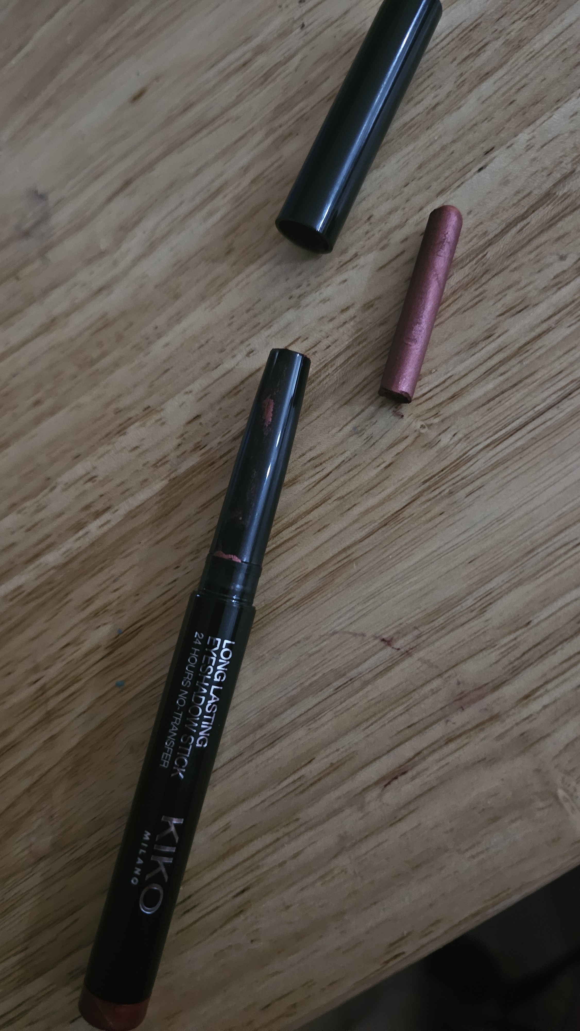 Eyeshadow stick