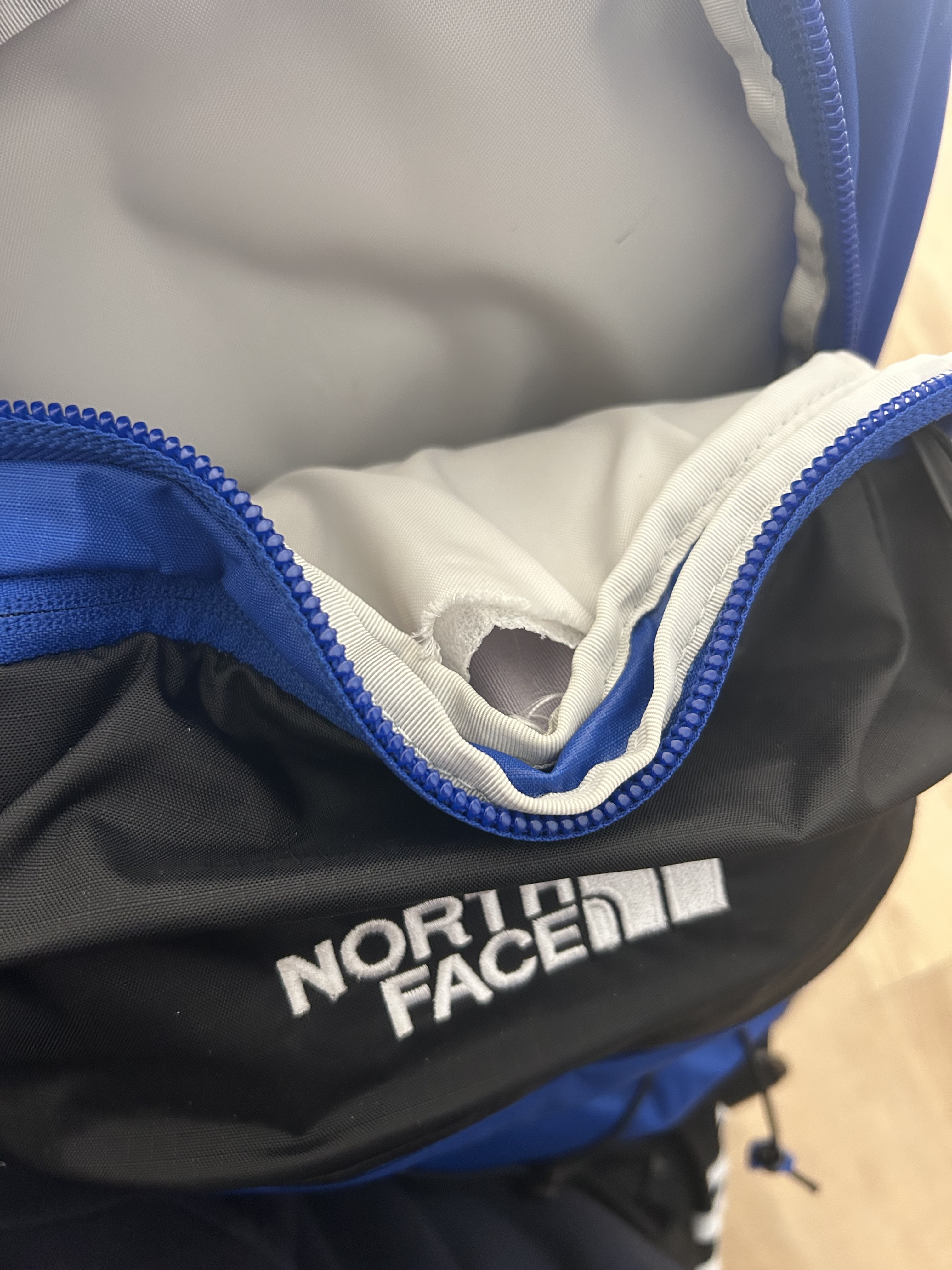 hole in the middle compartment