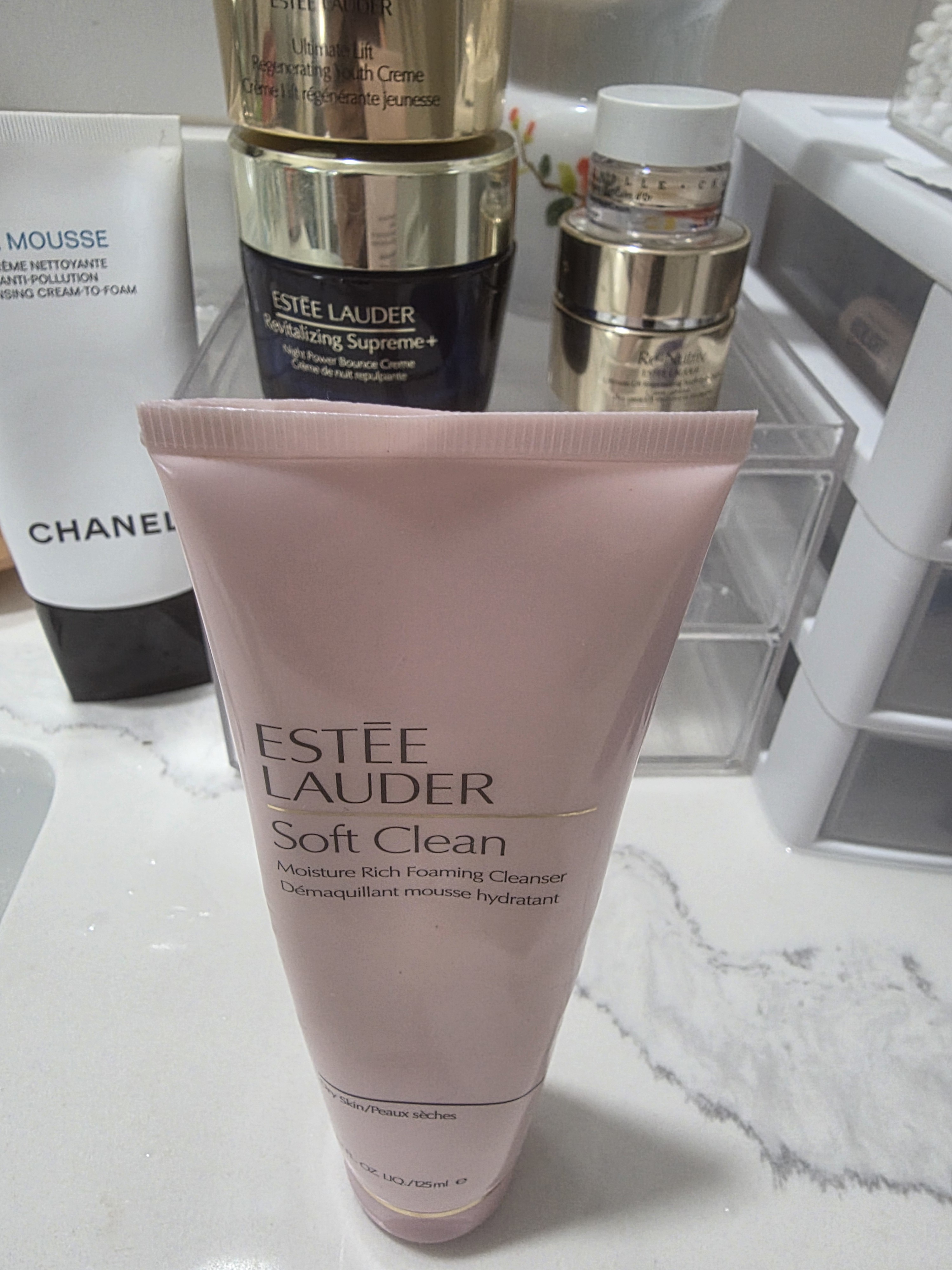 When squeeze,  bottom pop open