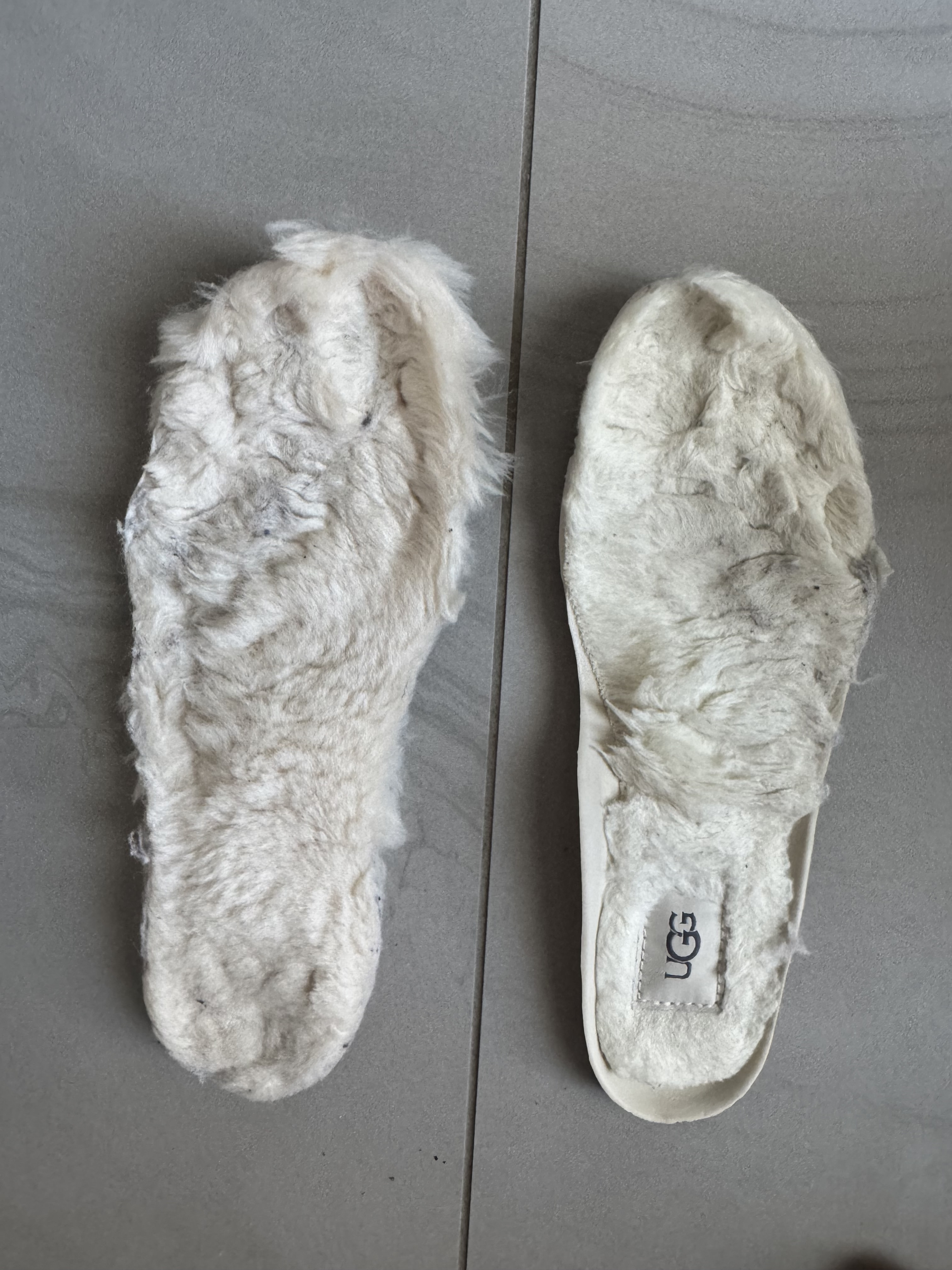Left - Ugg shearling insole with 1 winter of wear;  Right - new insoles after 1 month of wear)