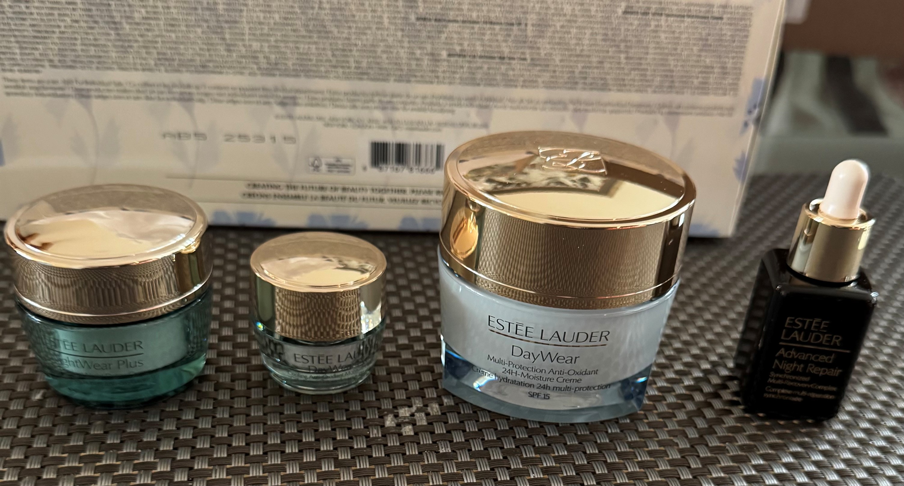 Products: 1 full size and 3 travel sizes