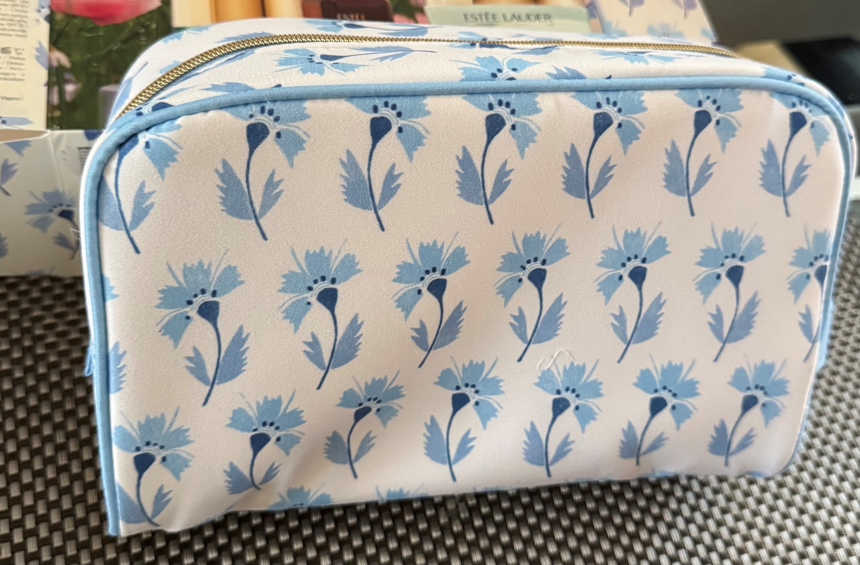 Cosmetic pouch