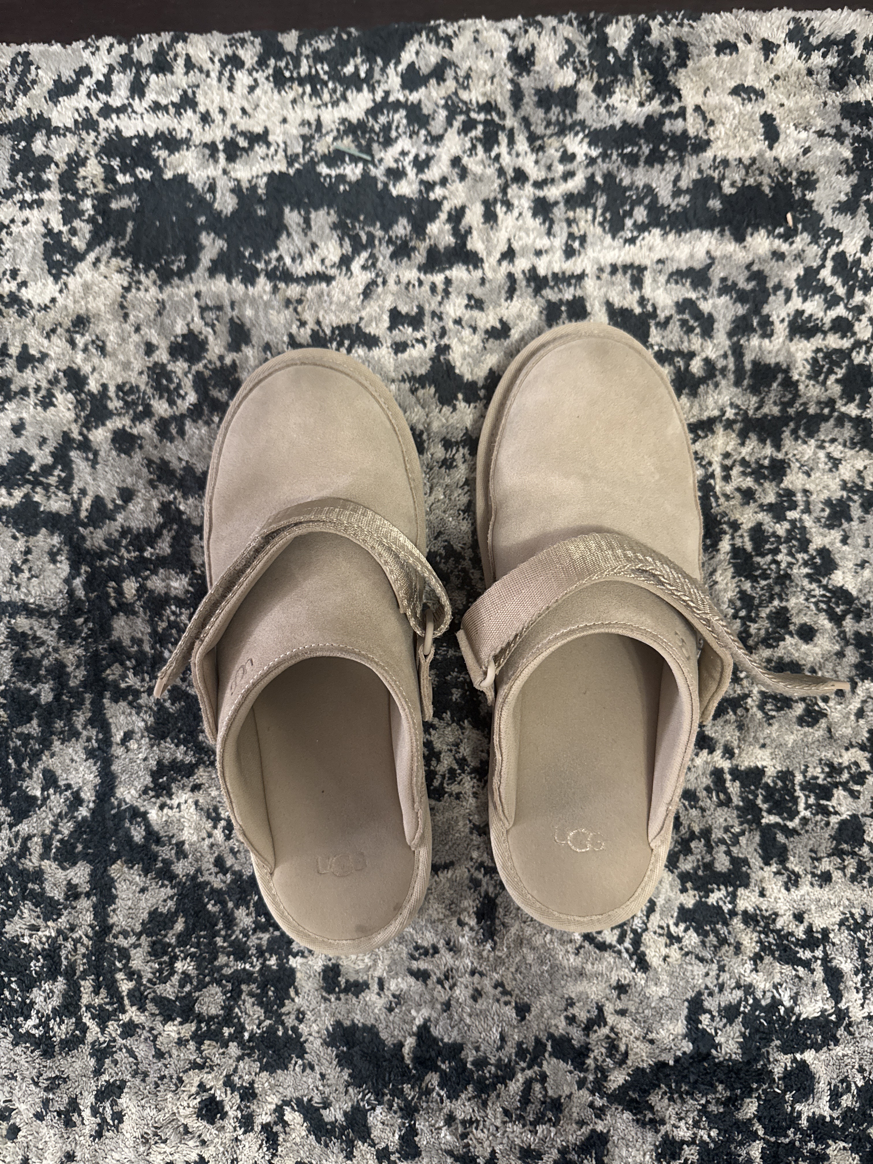 Straps don't lay well