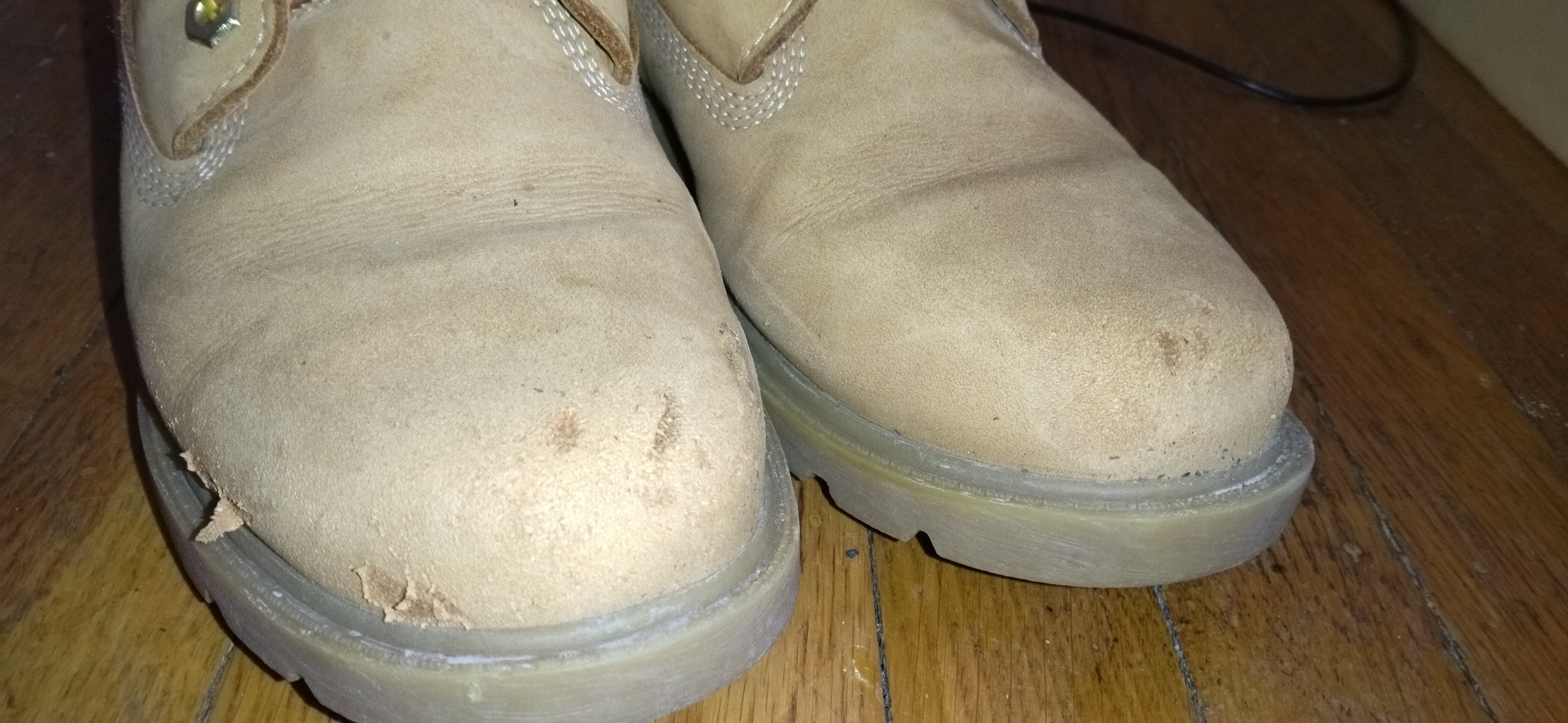 Too much wear and tear that happened quickly and easilly.