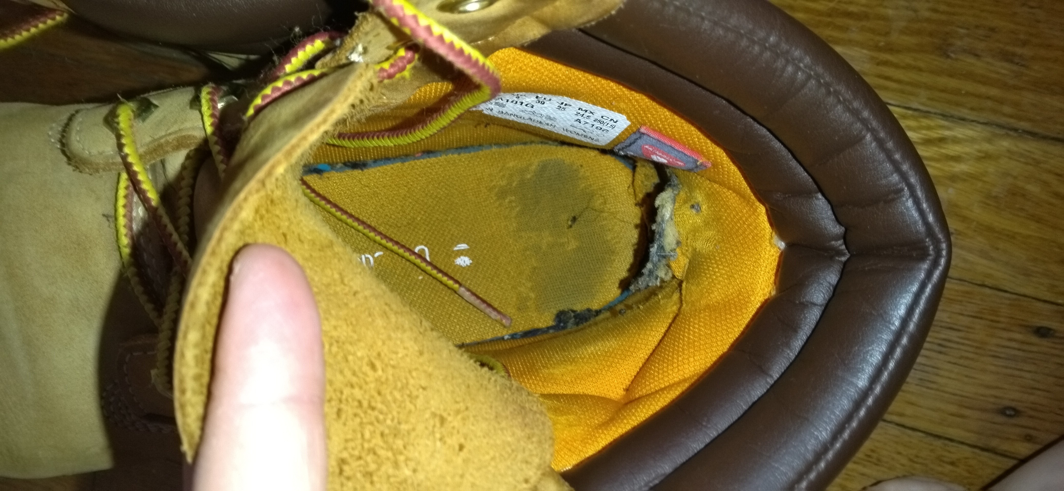 Too much wear and tear that happened quickly and easilly.