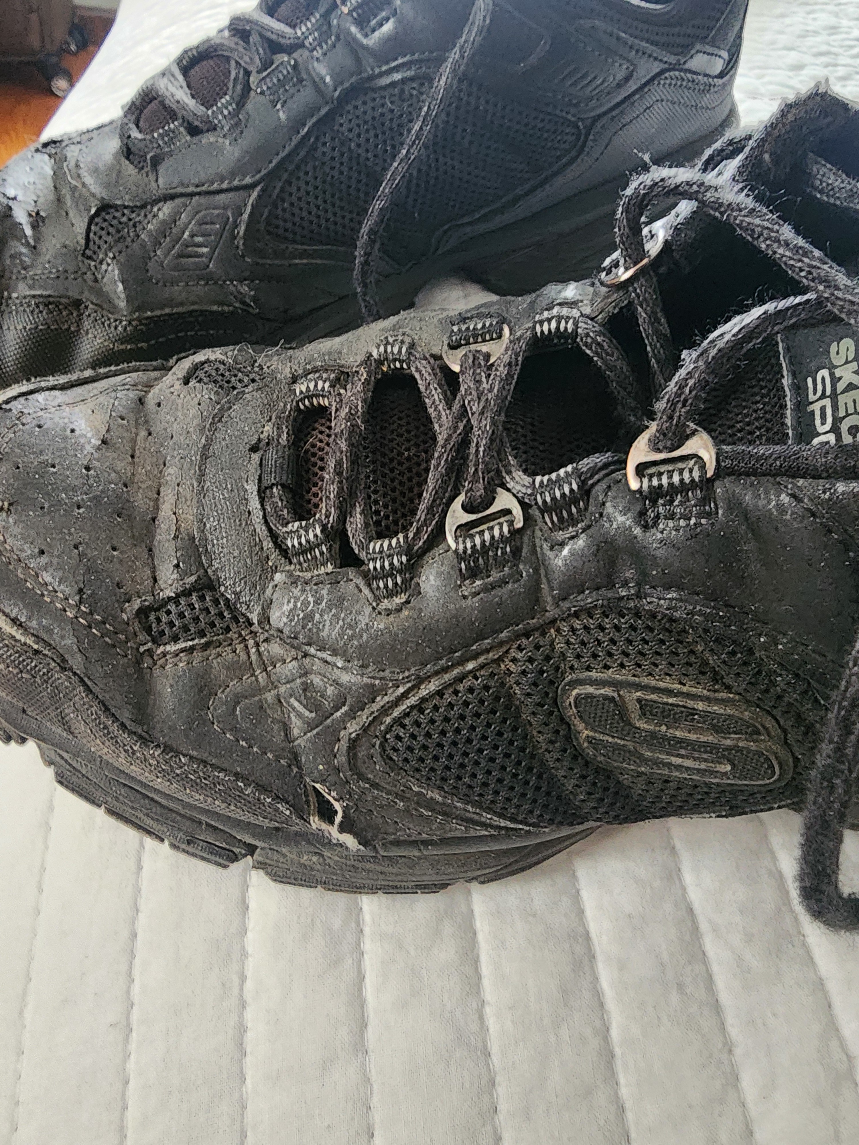 Other pair lasted longer but same thing!