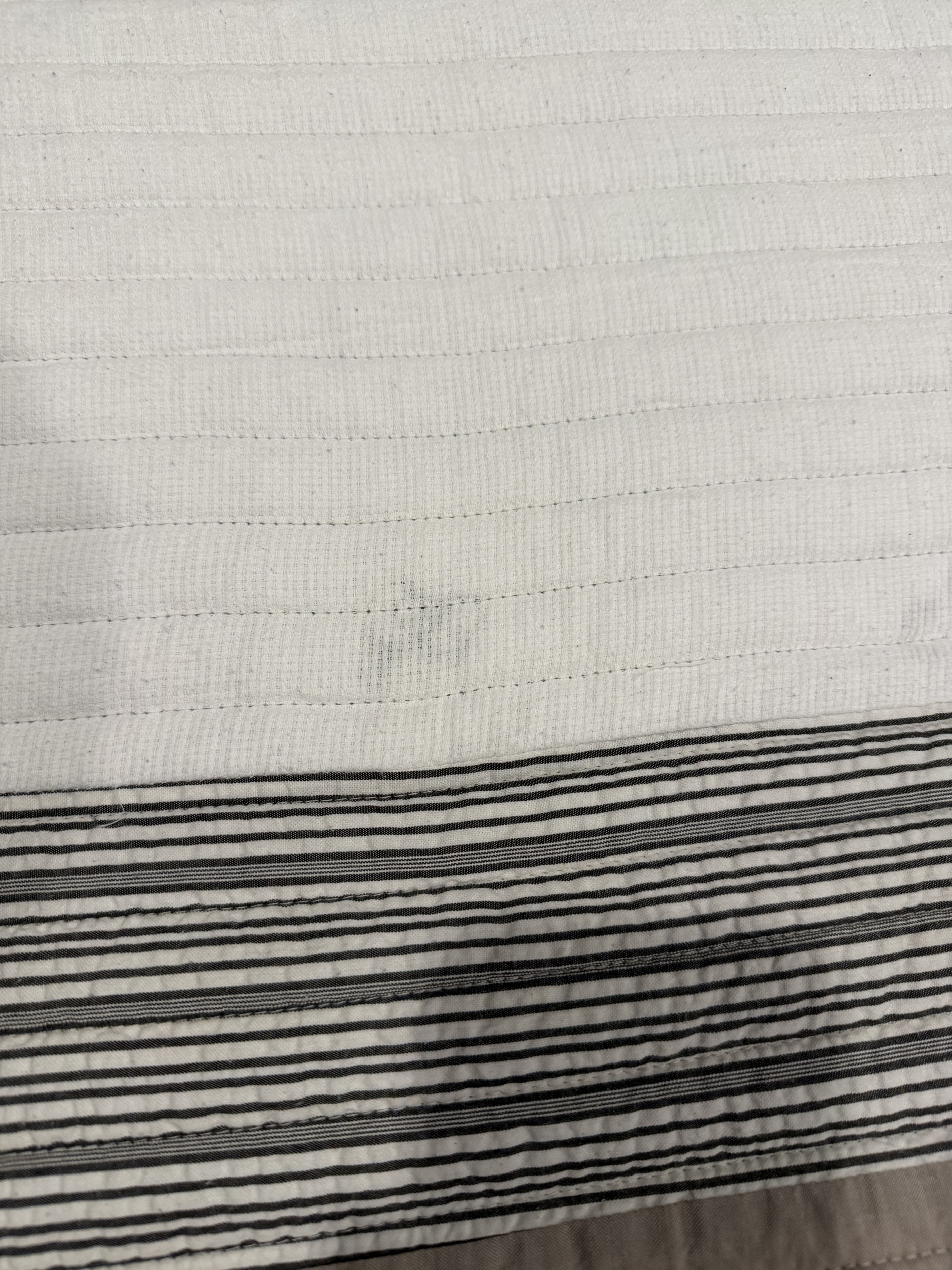 Threads not cleaned up (bleed over)1
