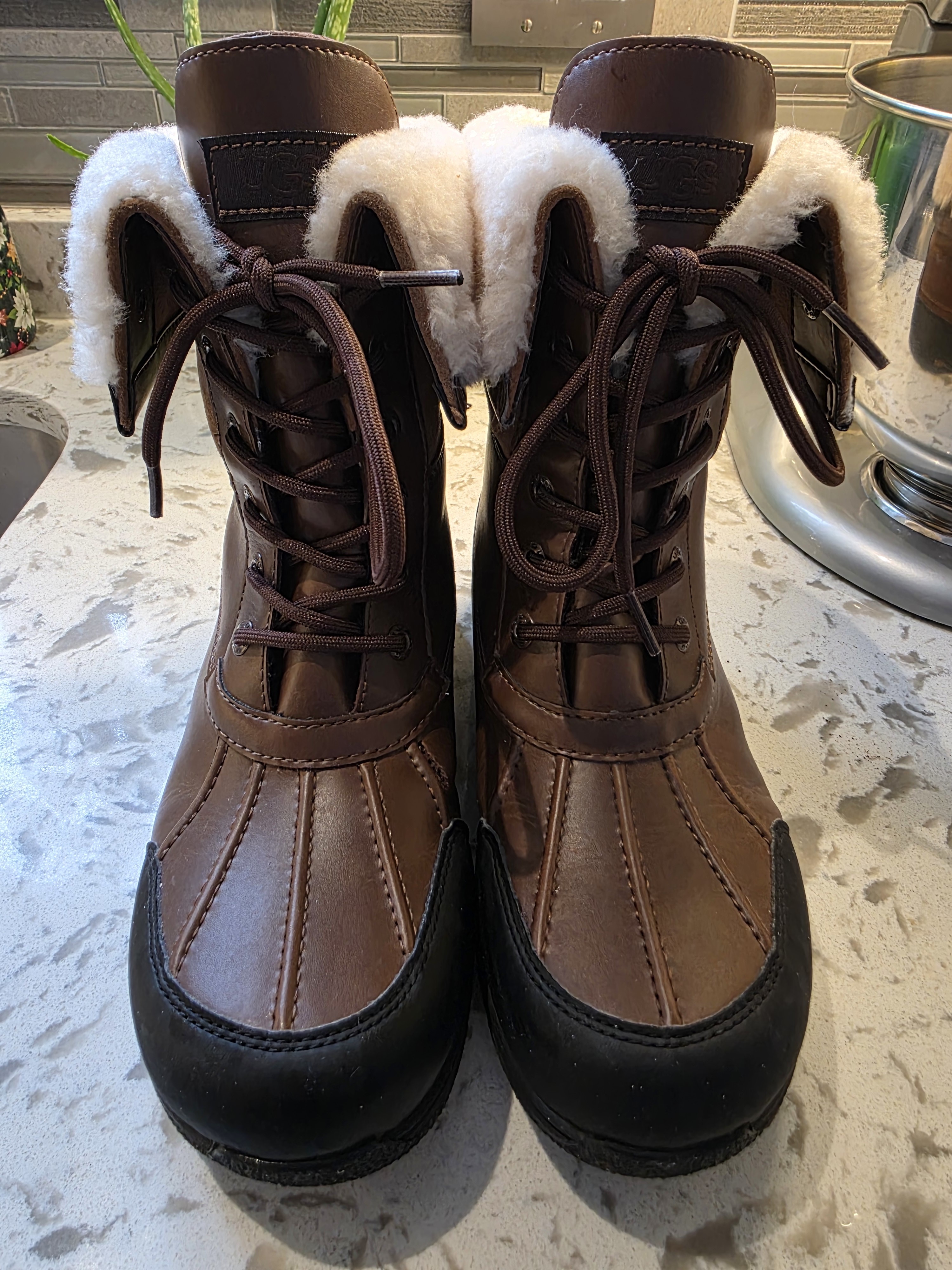 UGG ブーツ キッズ　21㎝ UGG® Adirondack Boot XXV for | UGG®