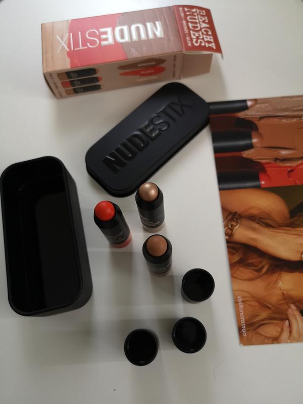 Customer carousel item 11.