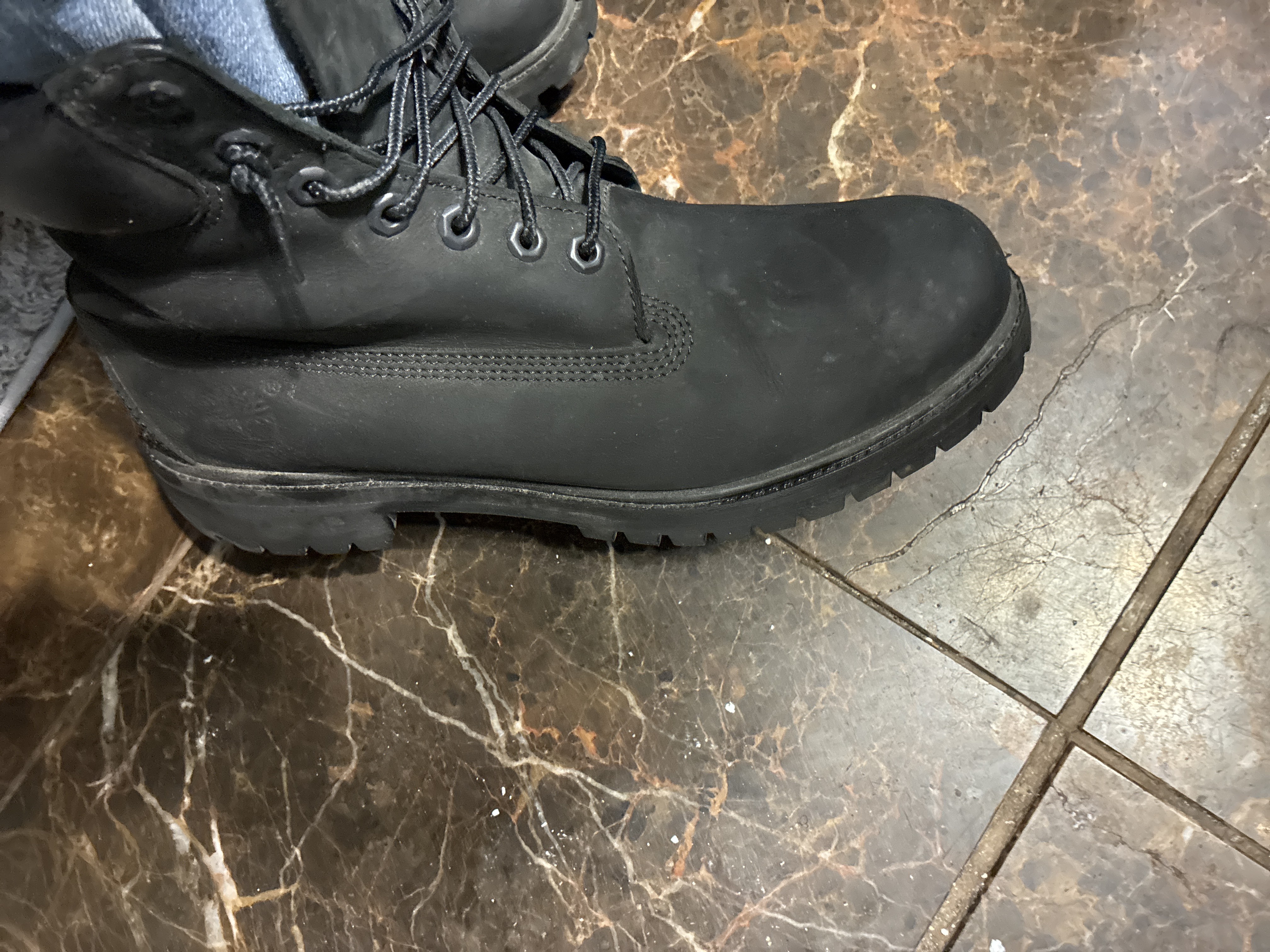 "Great quality and clean look right out the box—exactly what I expected."