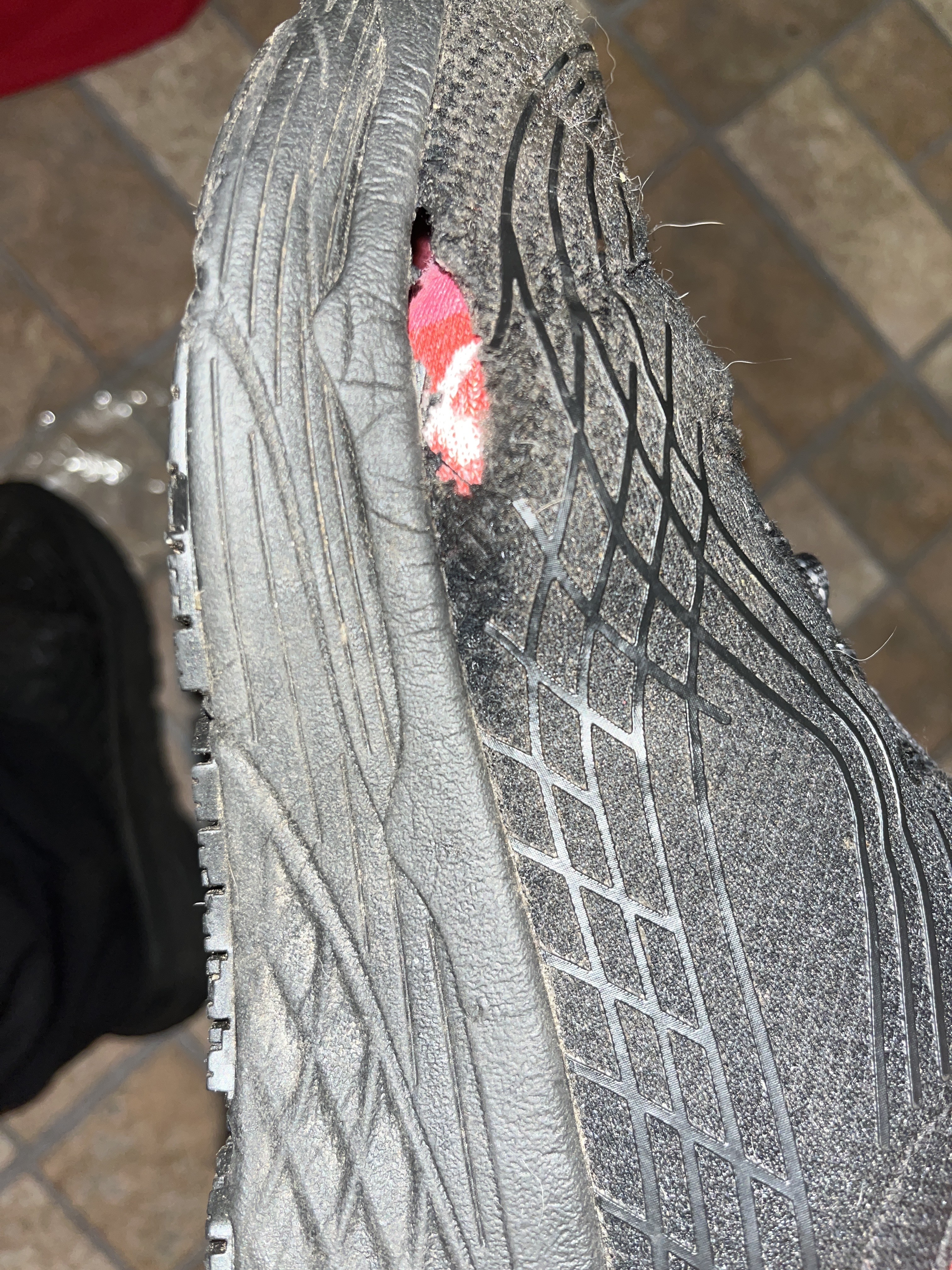 Falling apart after 6 month everyday wear