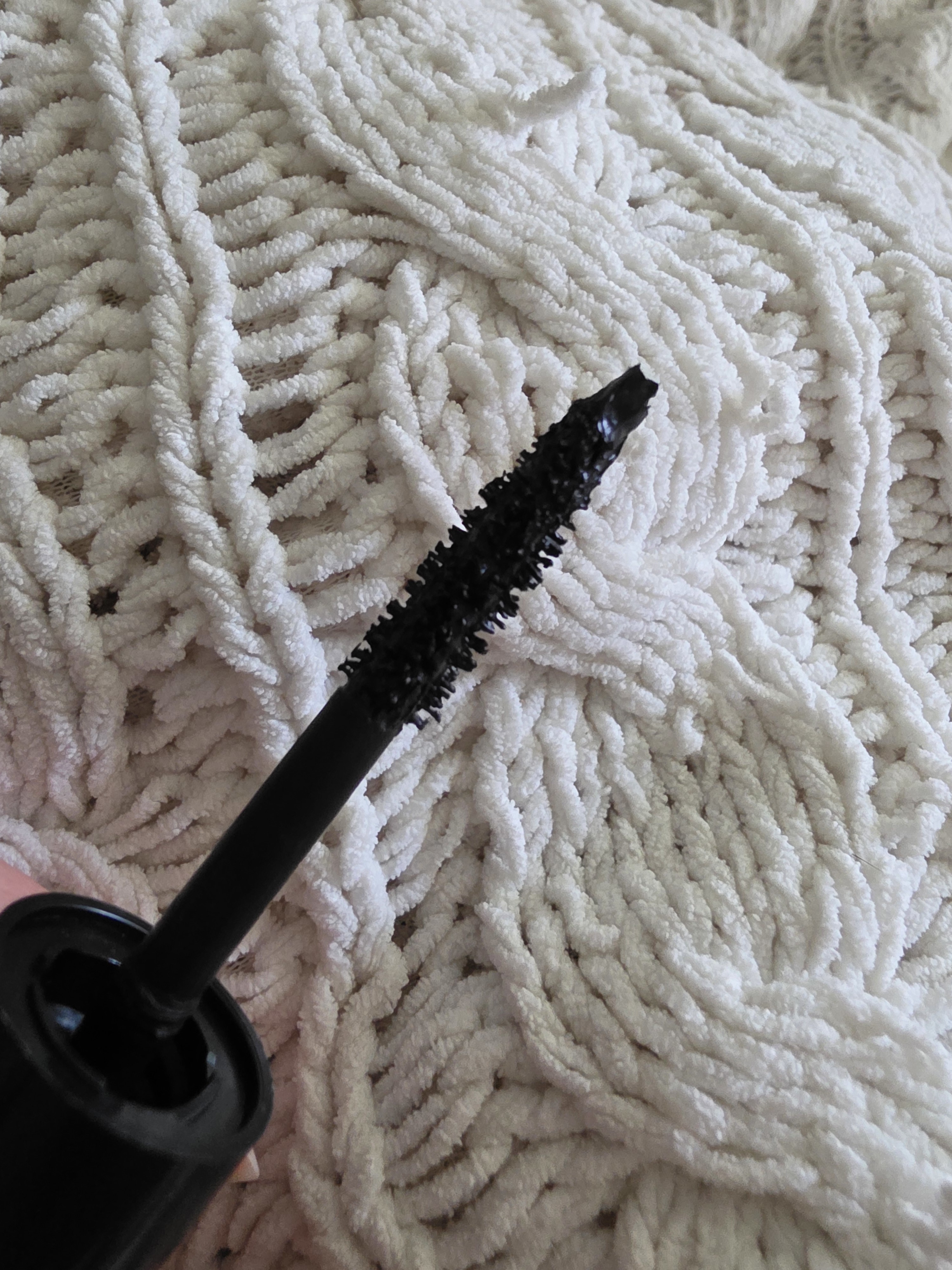 Not sure if this is a mascara wand or just a chunk of product.