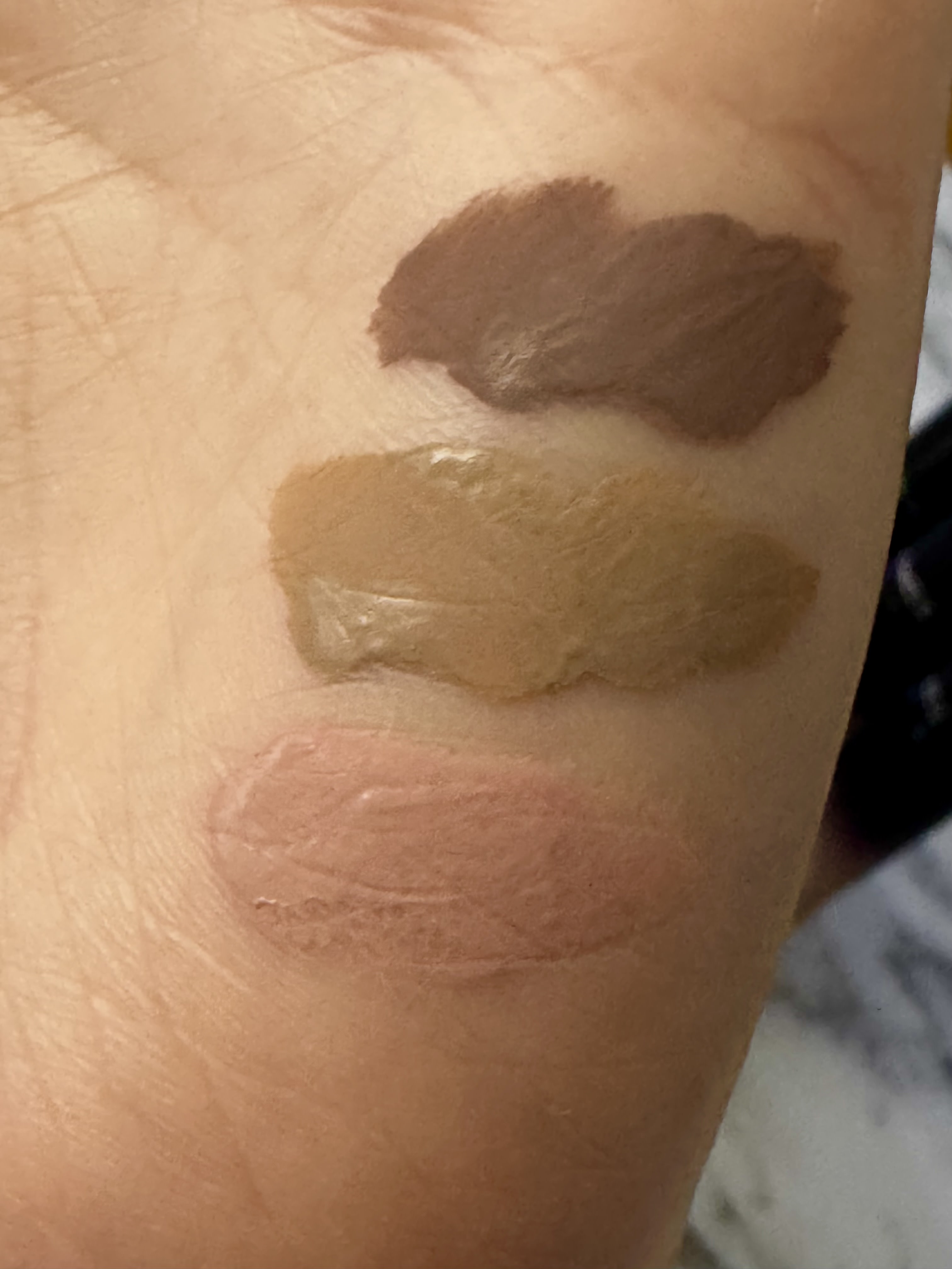 Tailor grey, omega, painterly (top-down)