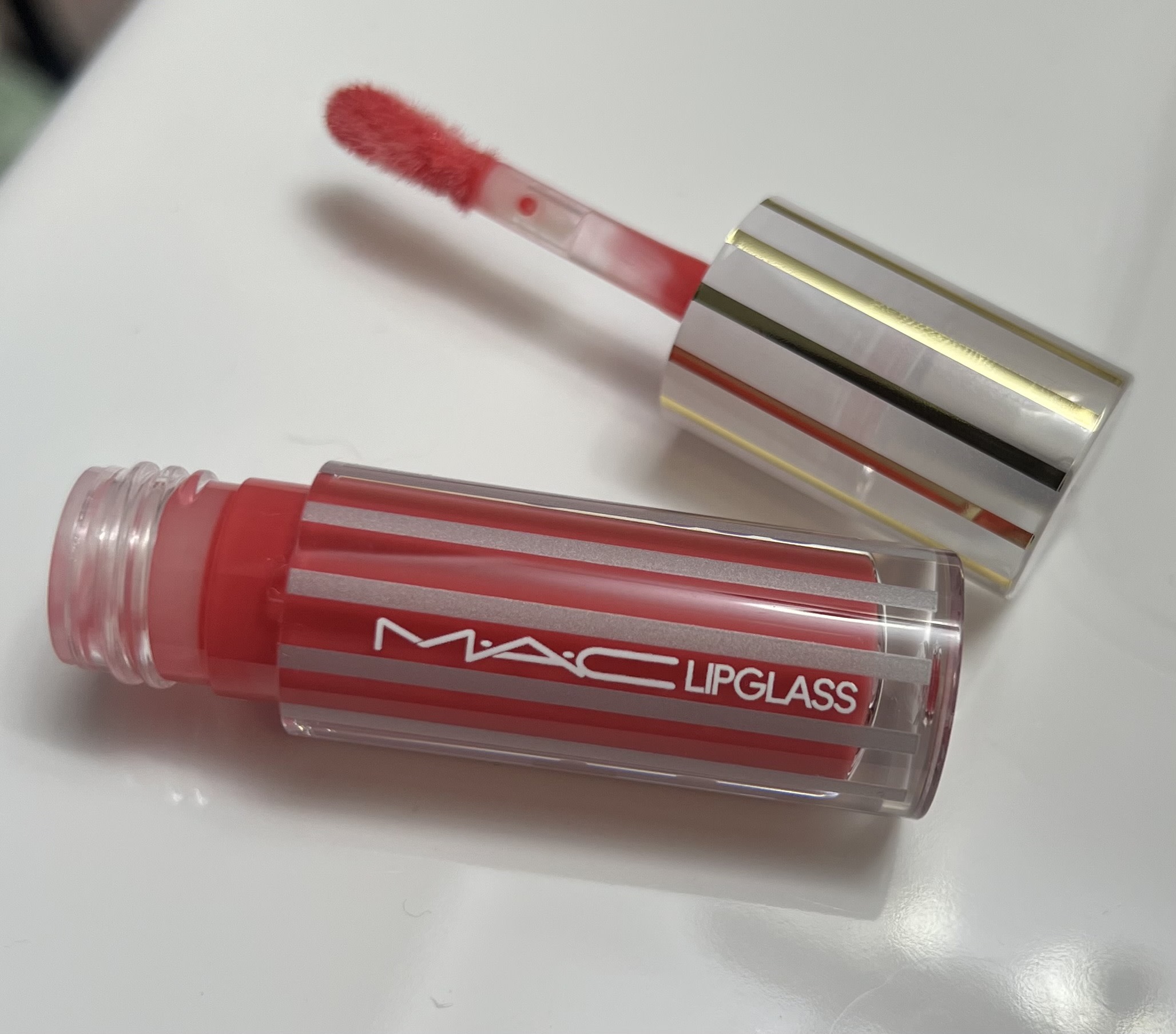 MAC Lipglass Air Non- Sticky Gloss