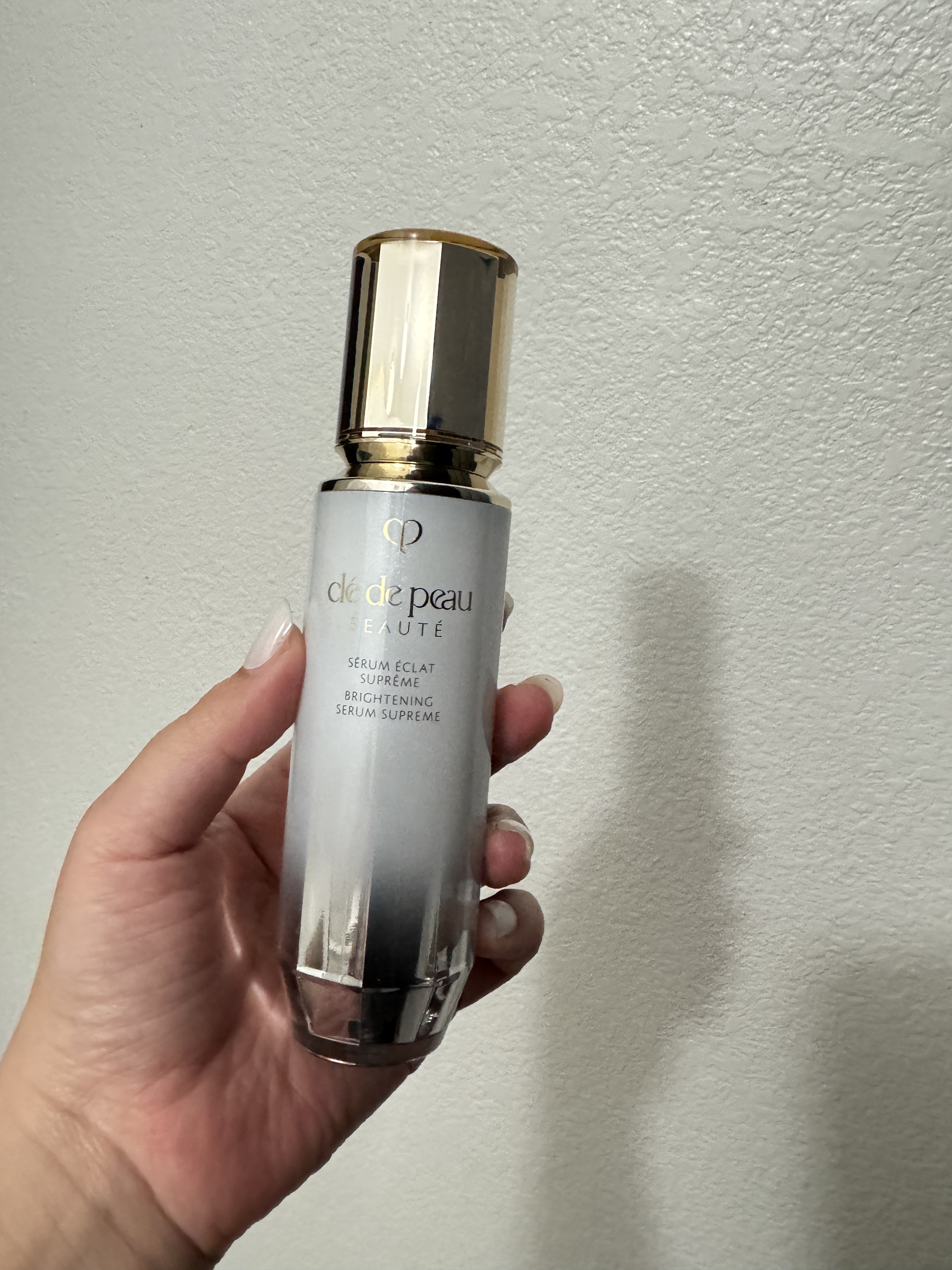 Clé de Peau Beauté Brightening Serum Supreme, 1.3 oz. - Macy's