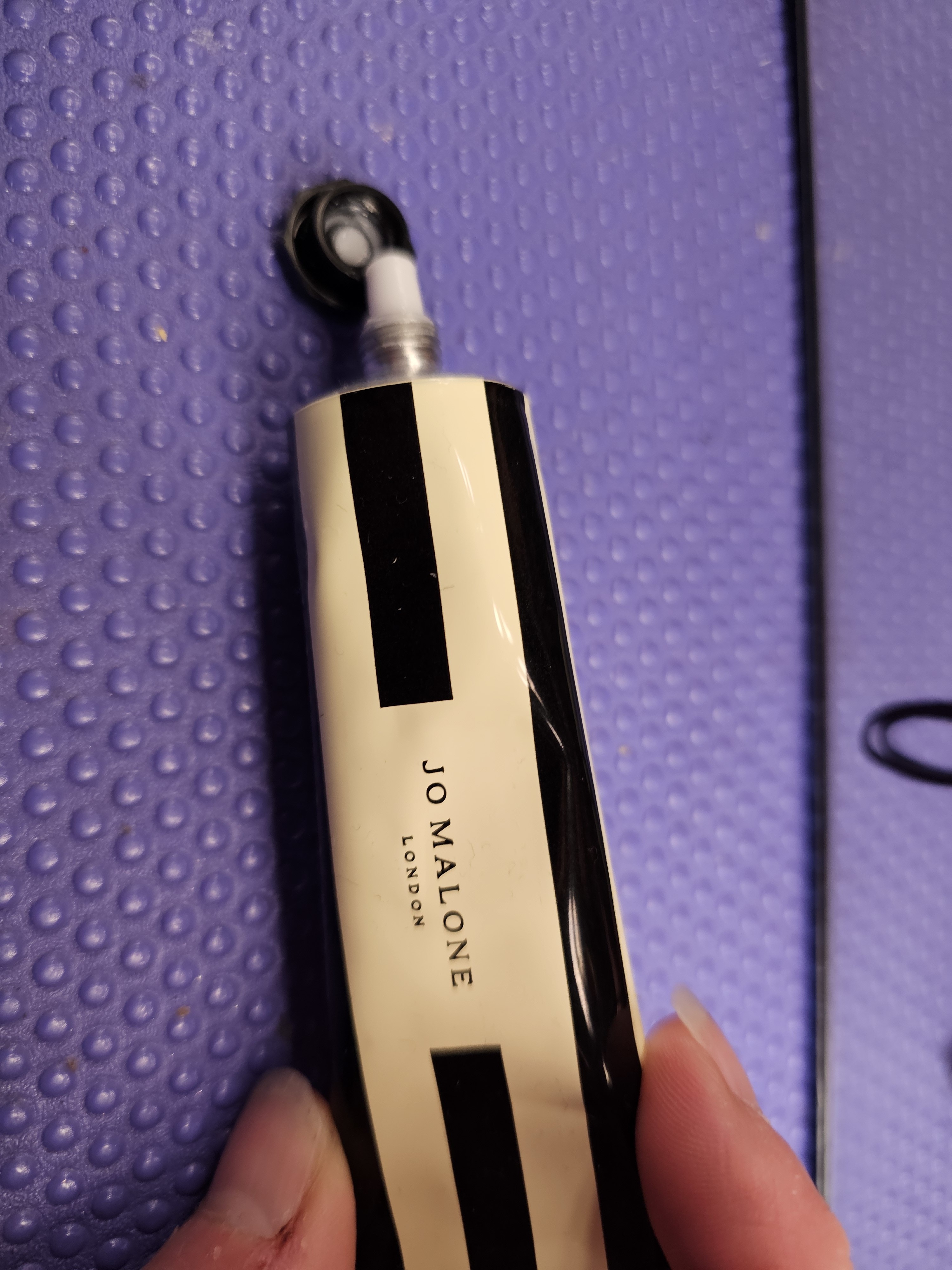 Sleek container