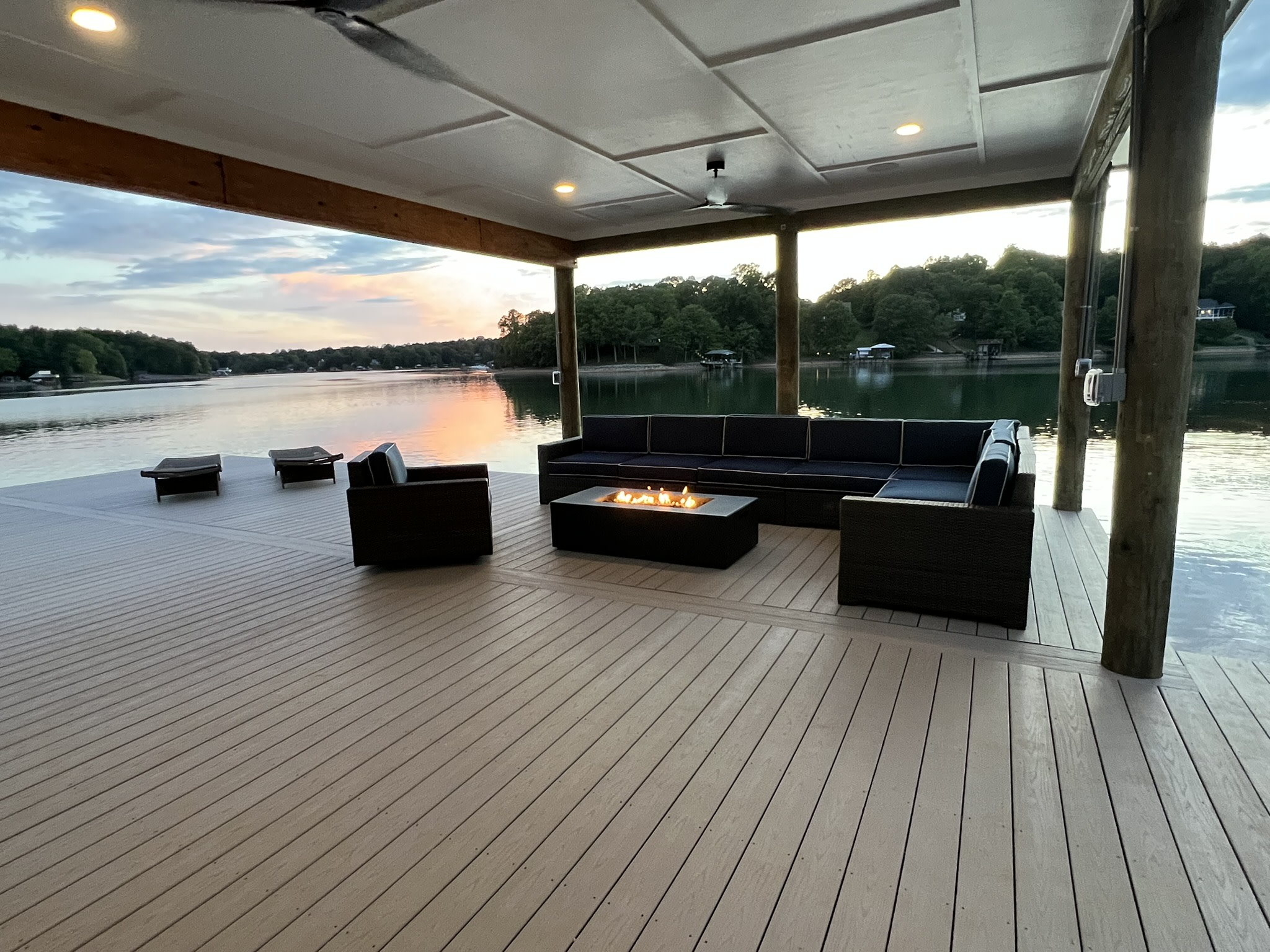 Cozy by the lake