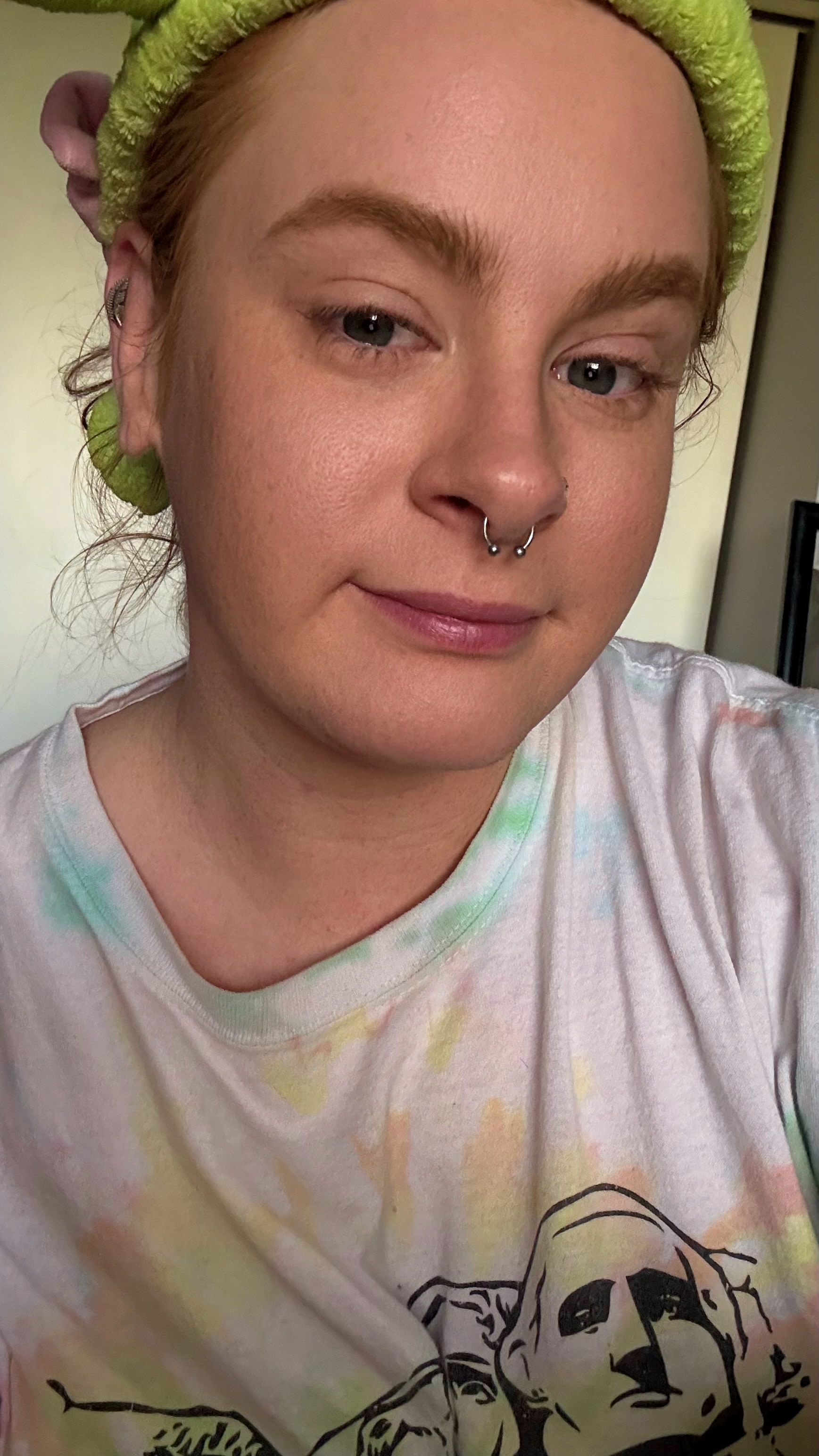 10AM  - After applying NC25 Studio Fix with Airspun loose powder in Honey Biege ❤️