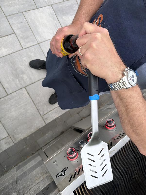 Grill Spatula in Action