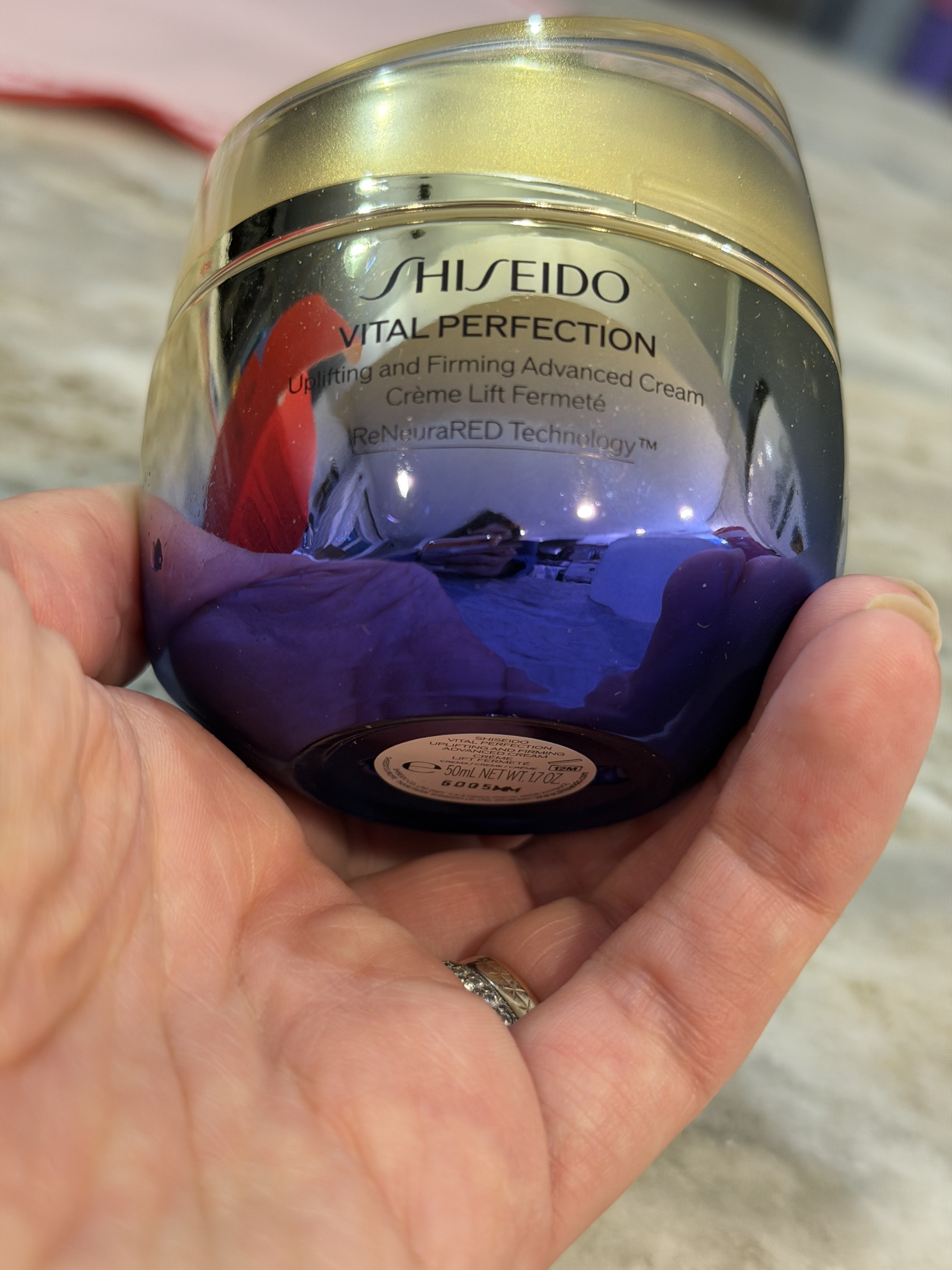 Shiseido Vital Perfection Uplifting & Firming Advanced Cream