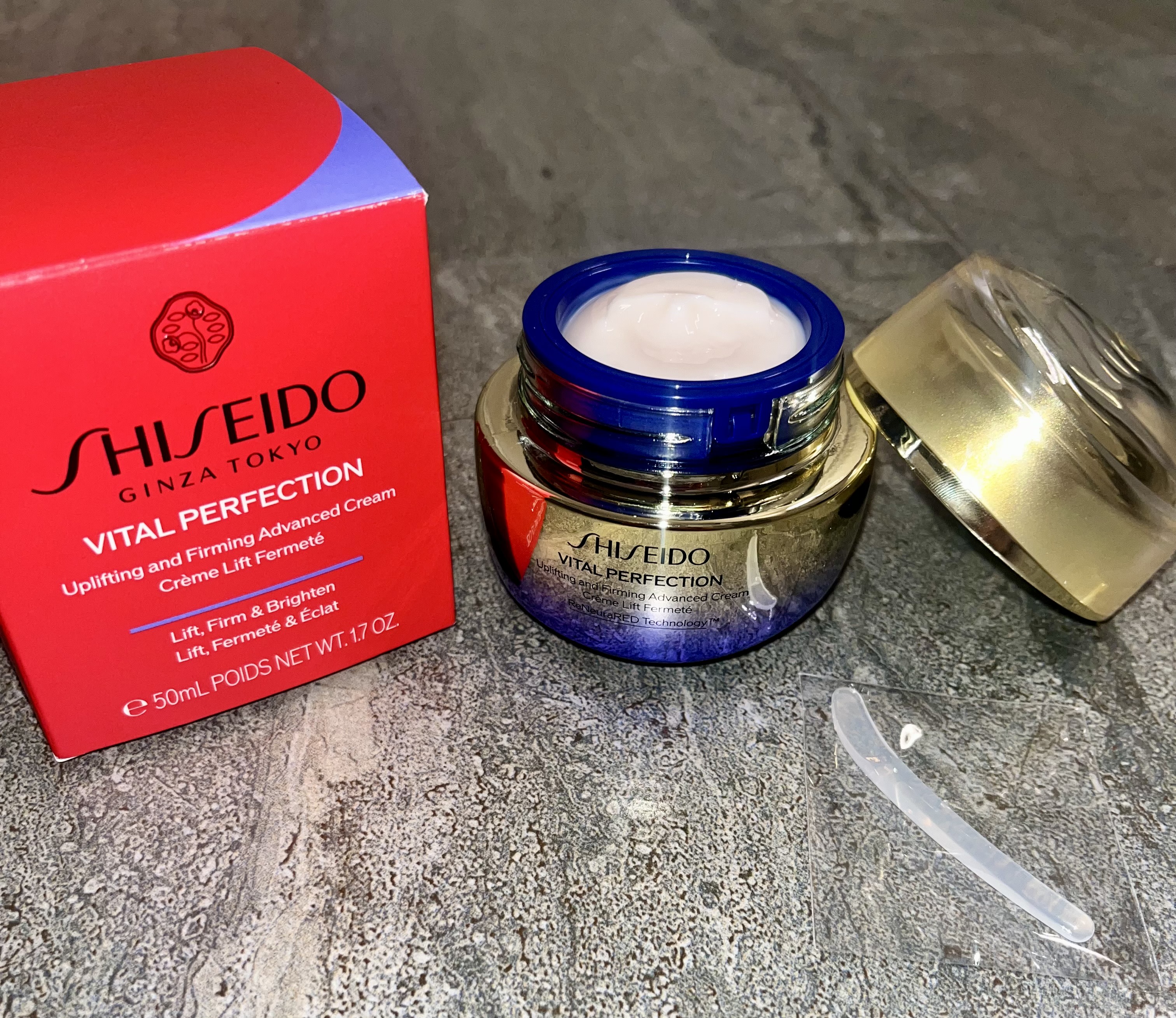 Shiseido Vital Perfection Uplifting & Firming Advanced Cream