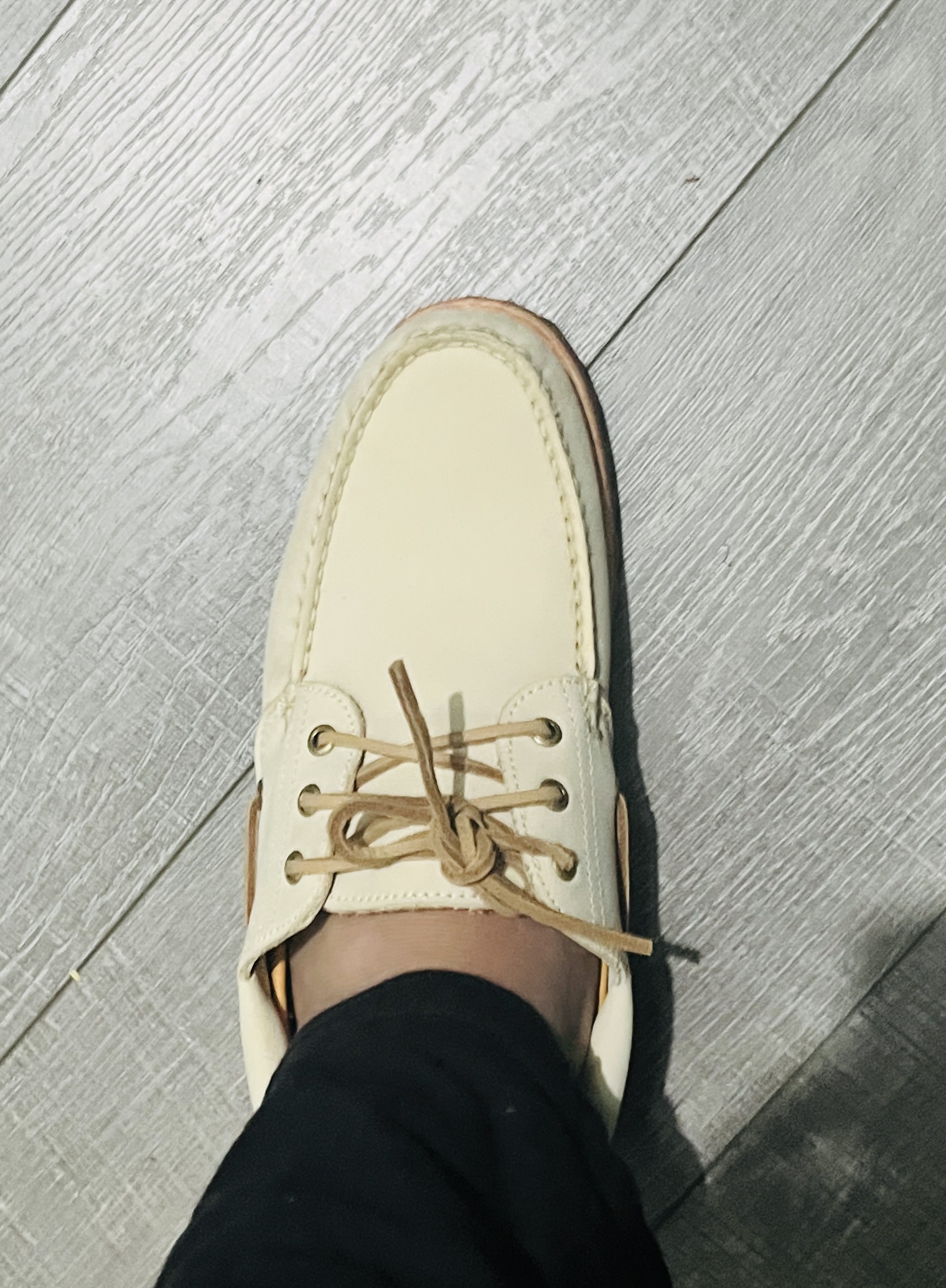 Classic never goes out of style. Loving the clean leather finish and timeless design.