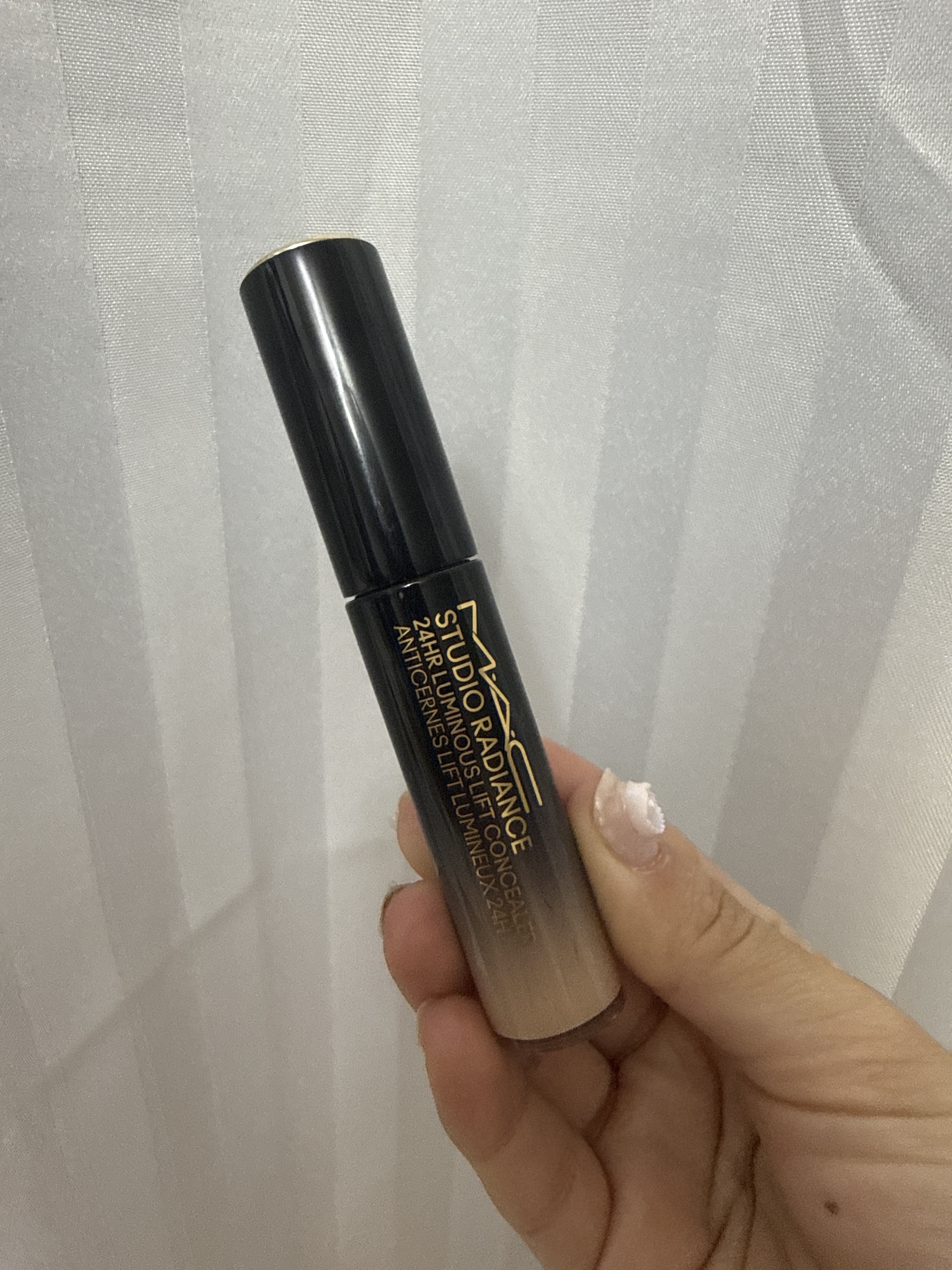 Studio Radiance 24HR Luminous Lift Concealer