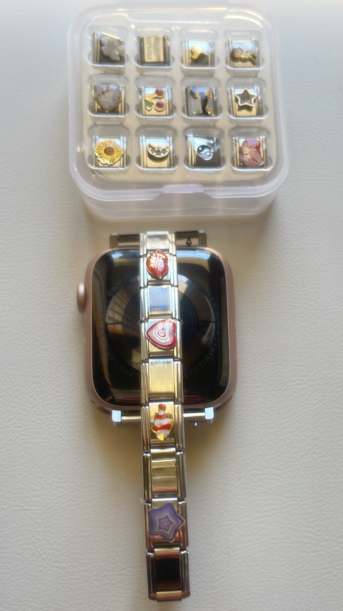 Band underneath watch face