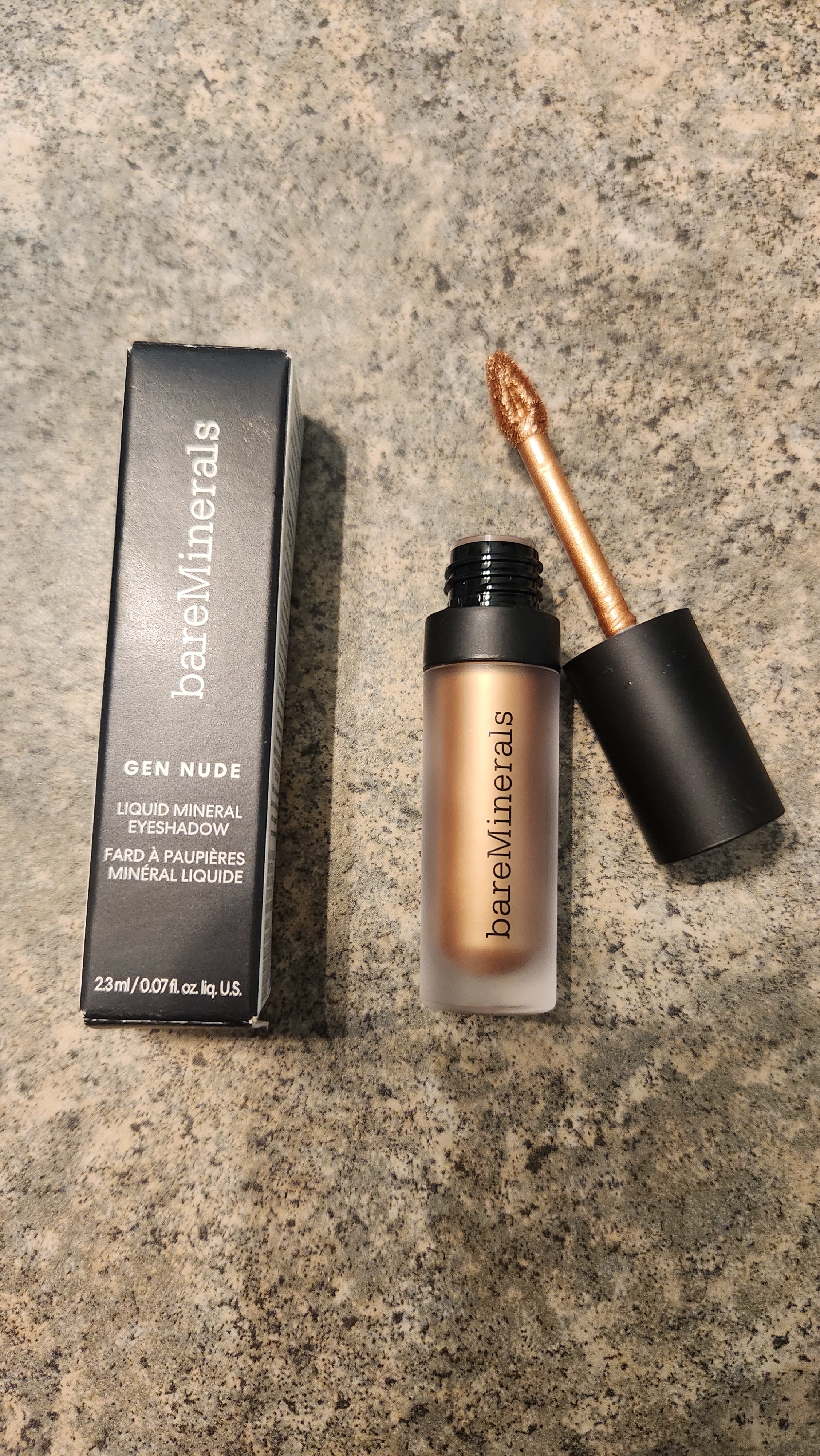 Liquid mineral shadow