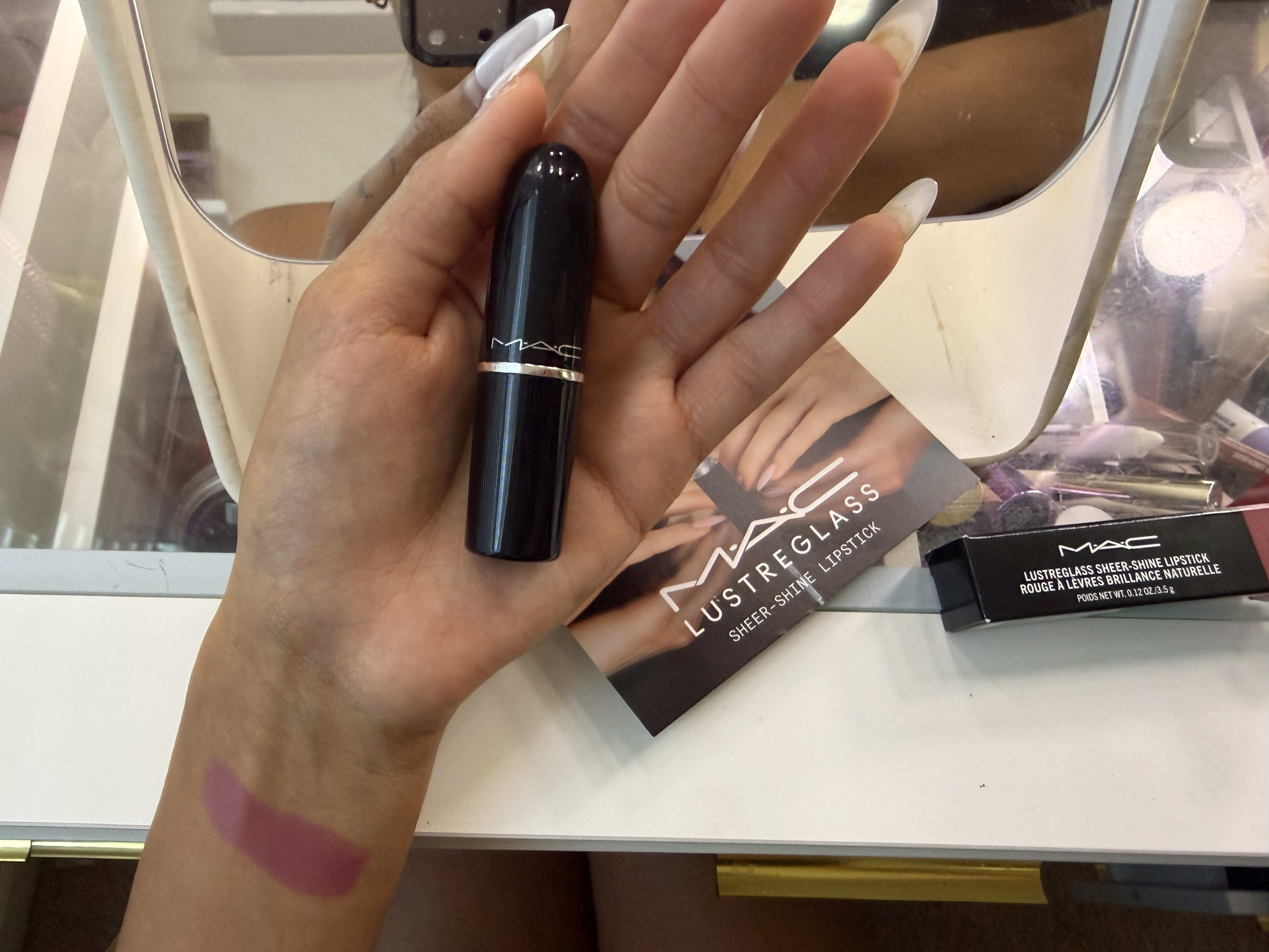 the formulated feels smooth and comfortable on my lips