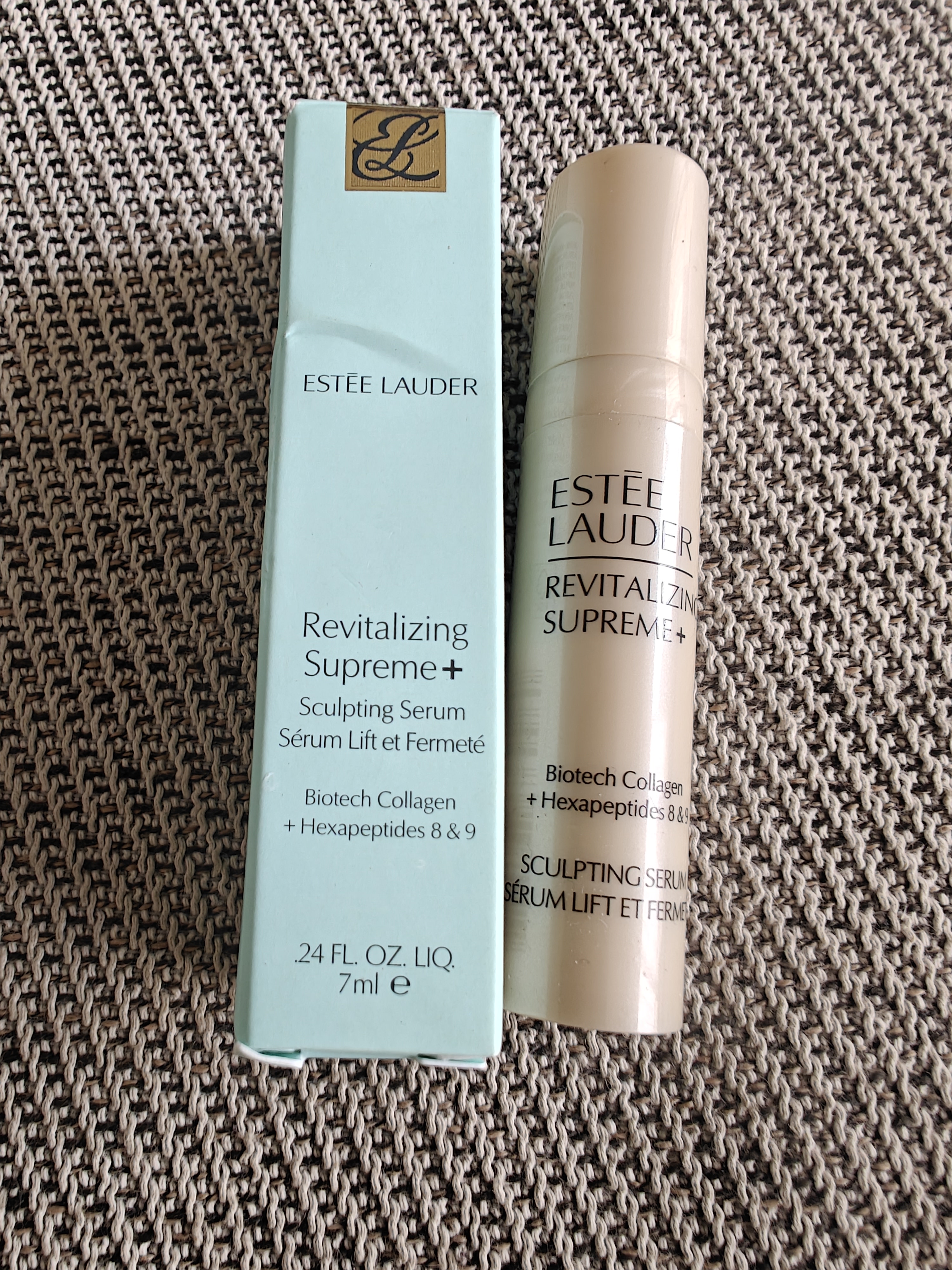 Estée Lauder Revitalizing Supreme+ Sculpting Face Serum for