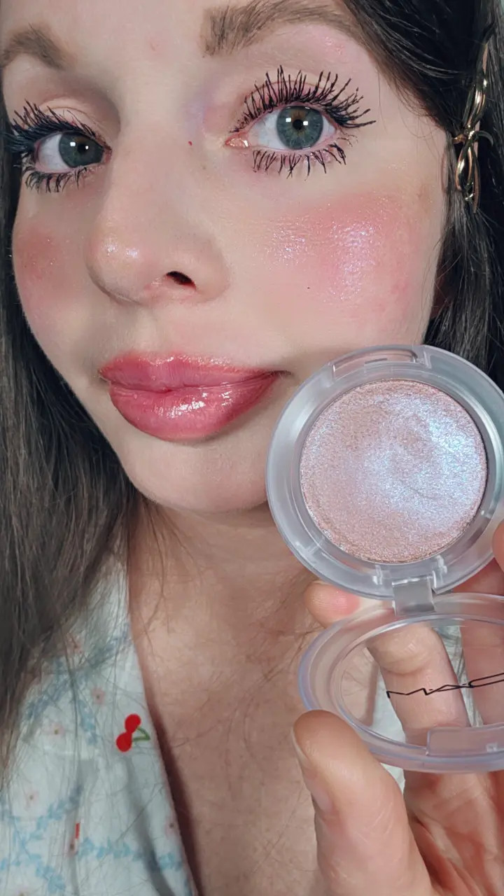 Blends well and work on all foundation types
