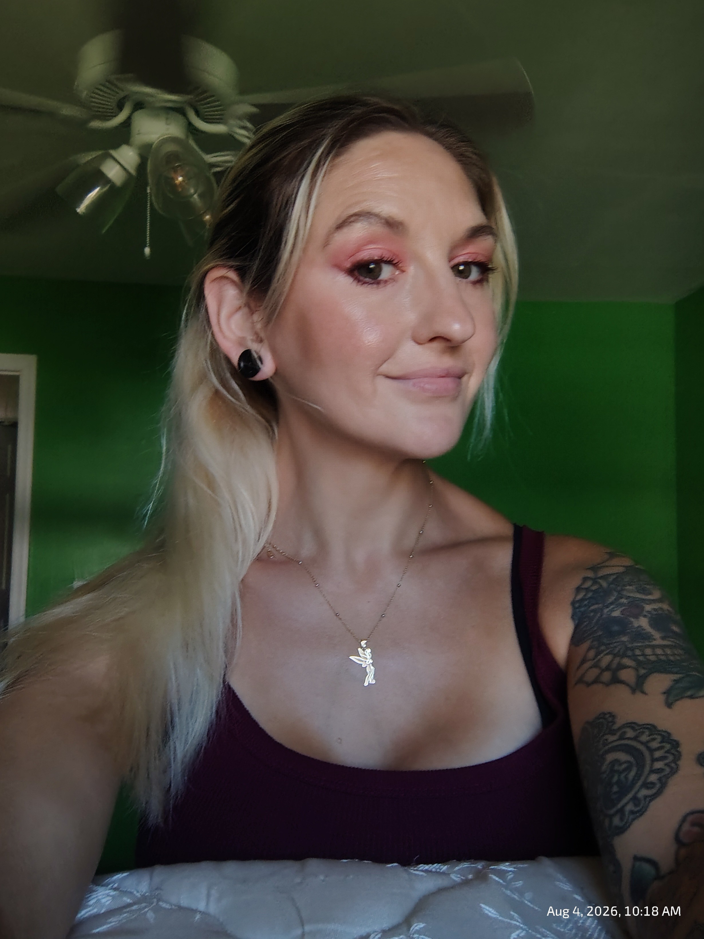 Light makeup in summer humidity!