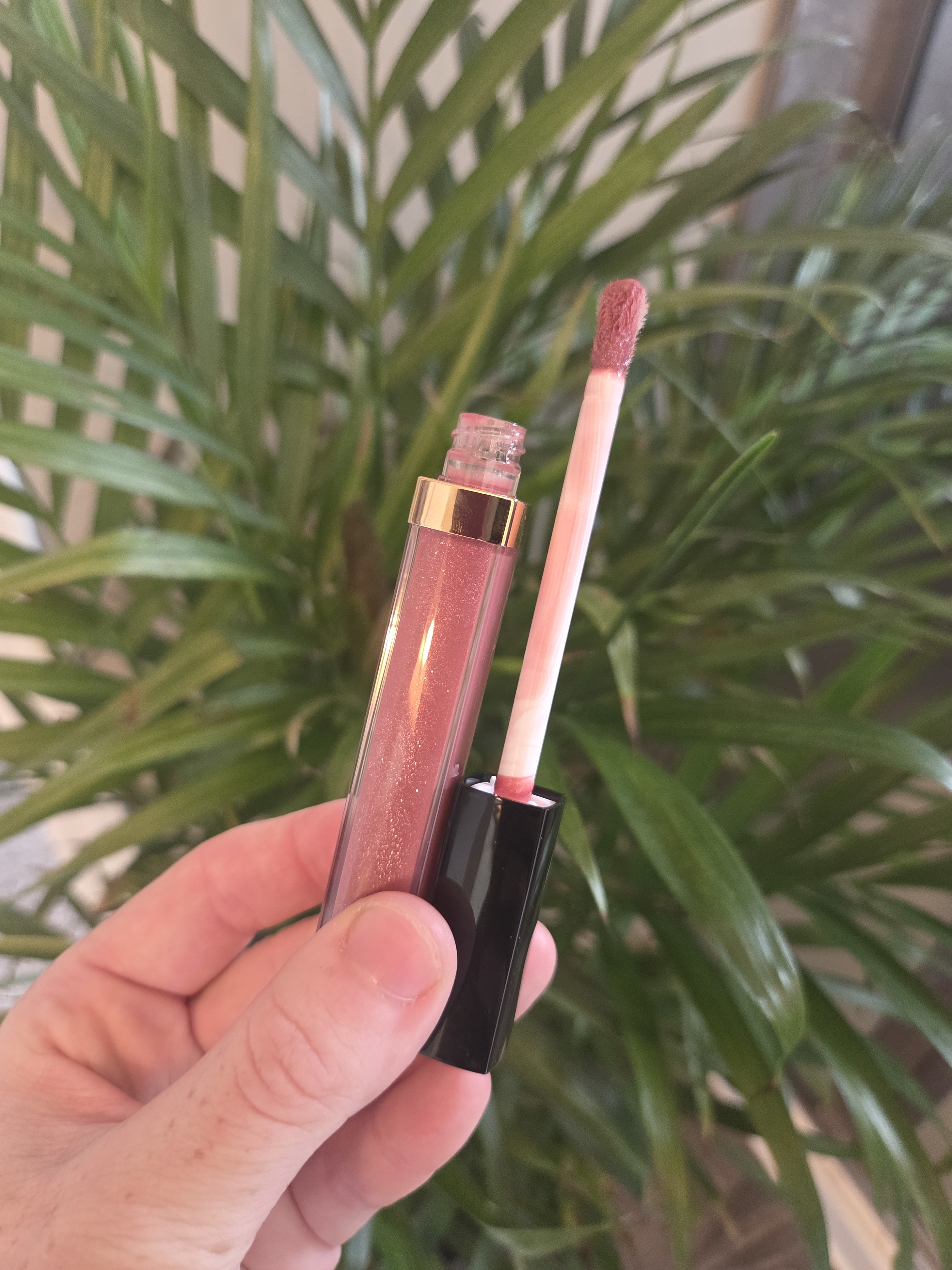 CHANEL ROUGE COCO HYDRA GLOSS Hydrating & Smoothing High Shine