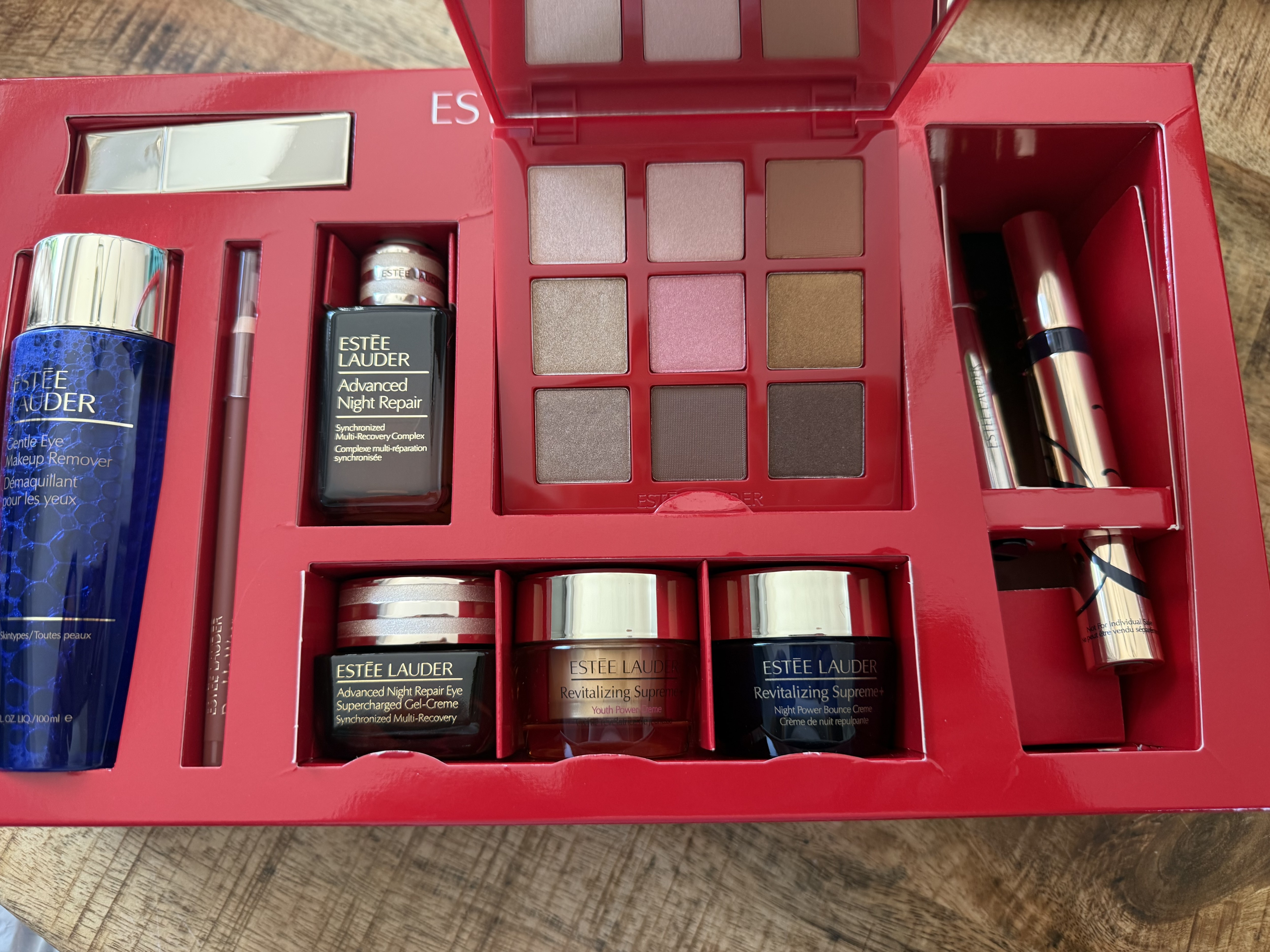 Estée Lauder Estée Lauder 9 Full-Size Favorites and More Gift Set