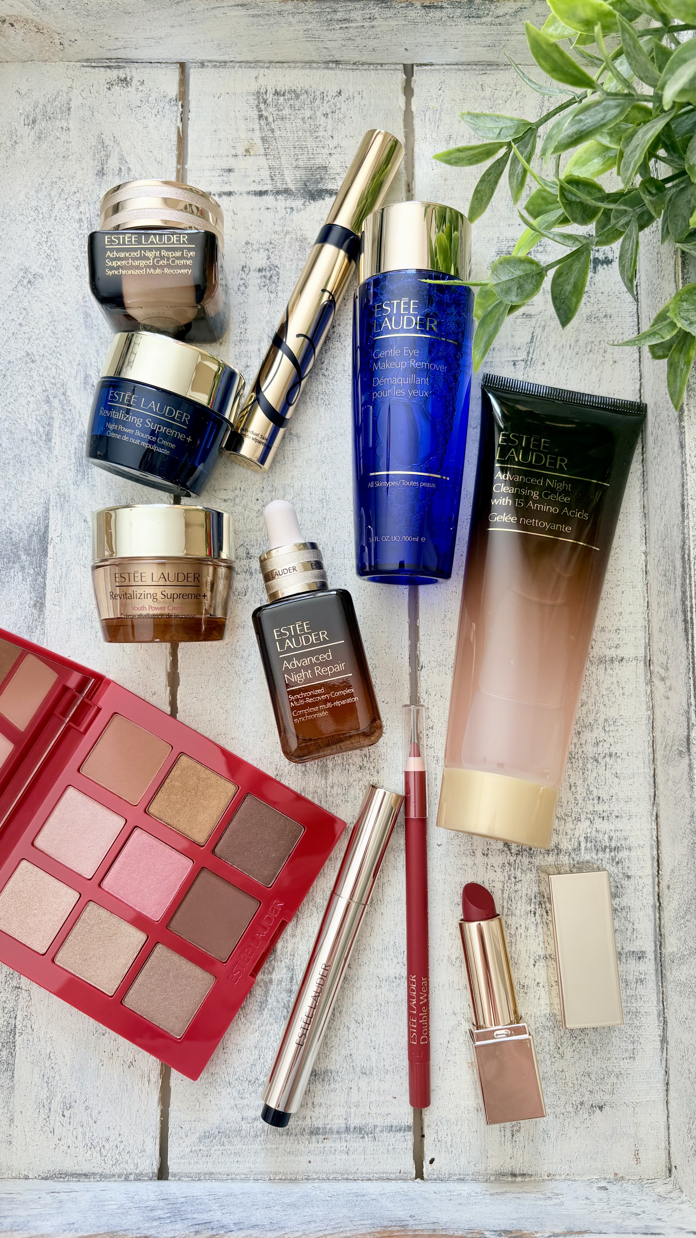 Estée Lauder Estée Lauder 9 Full-Size Favorites and More Gift Set