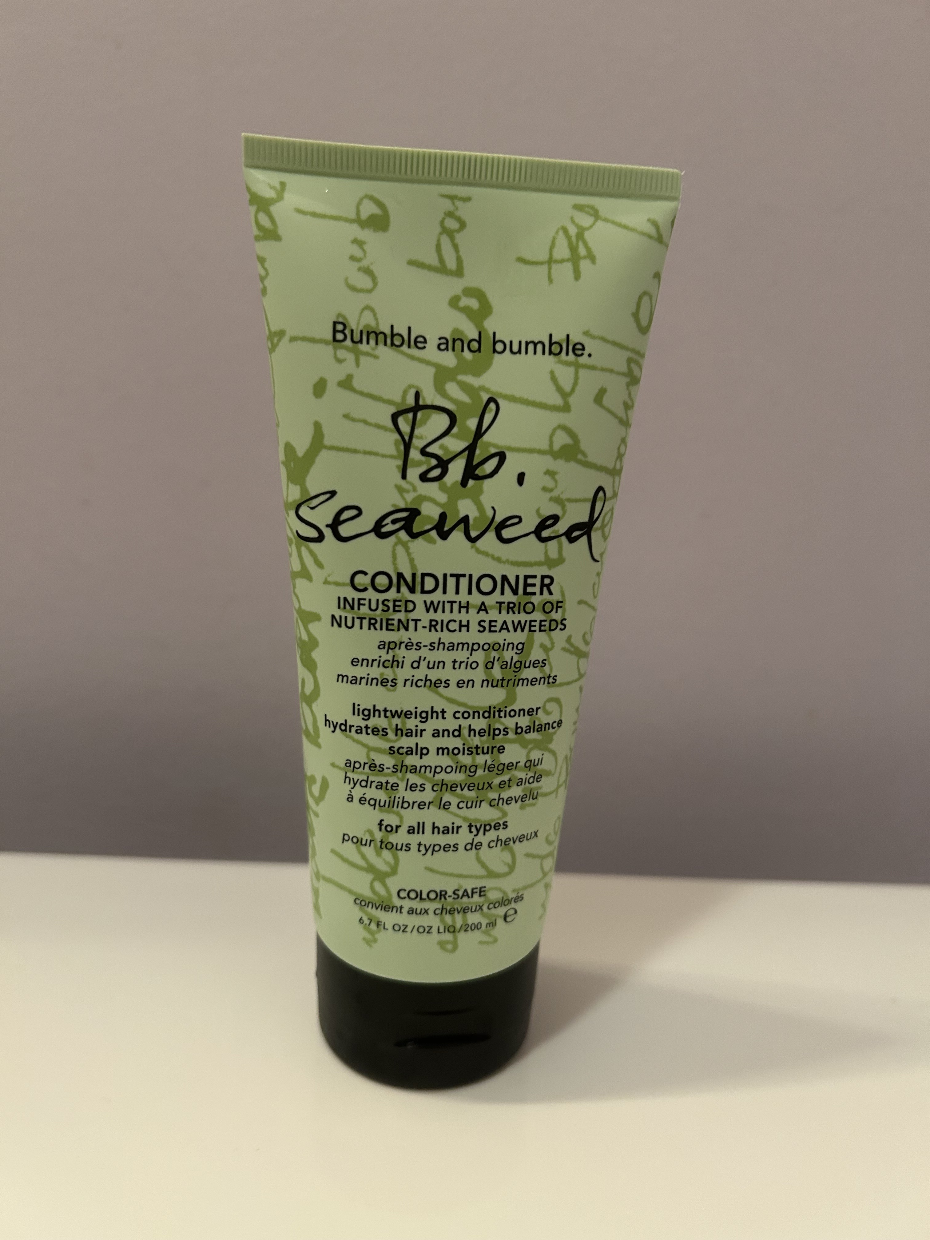 Lightweight conditioning for shiny hair