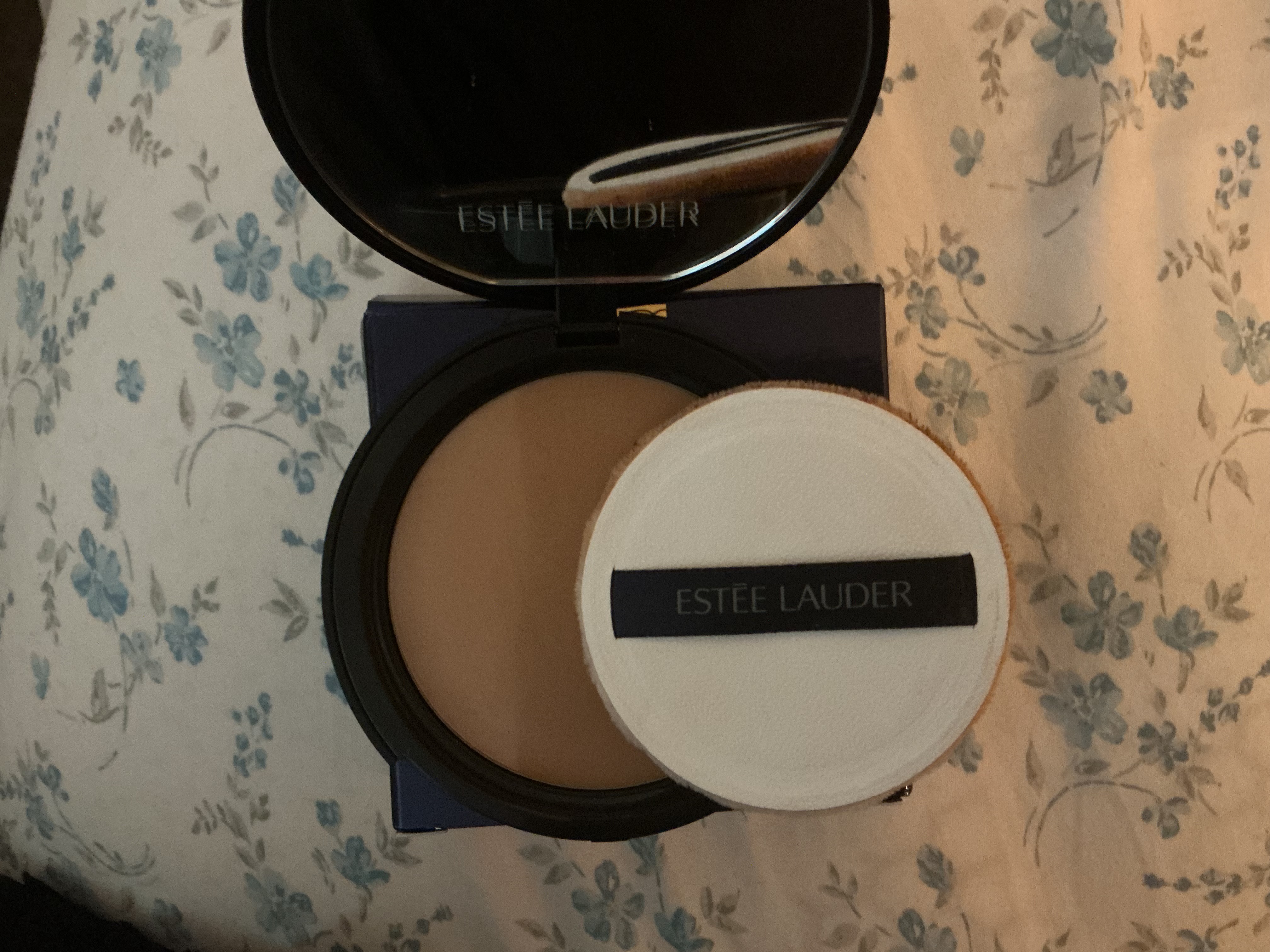 Matte powder veil in Tan