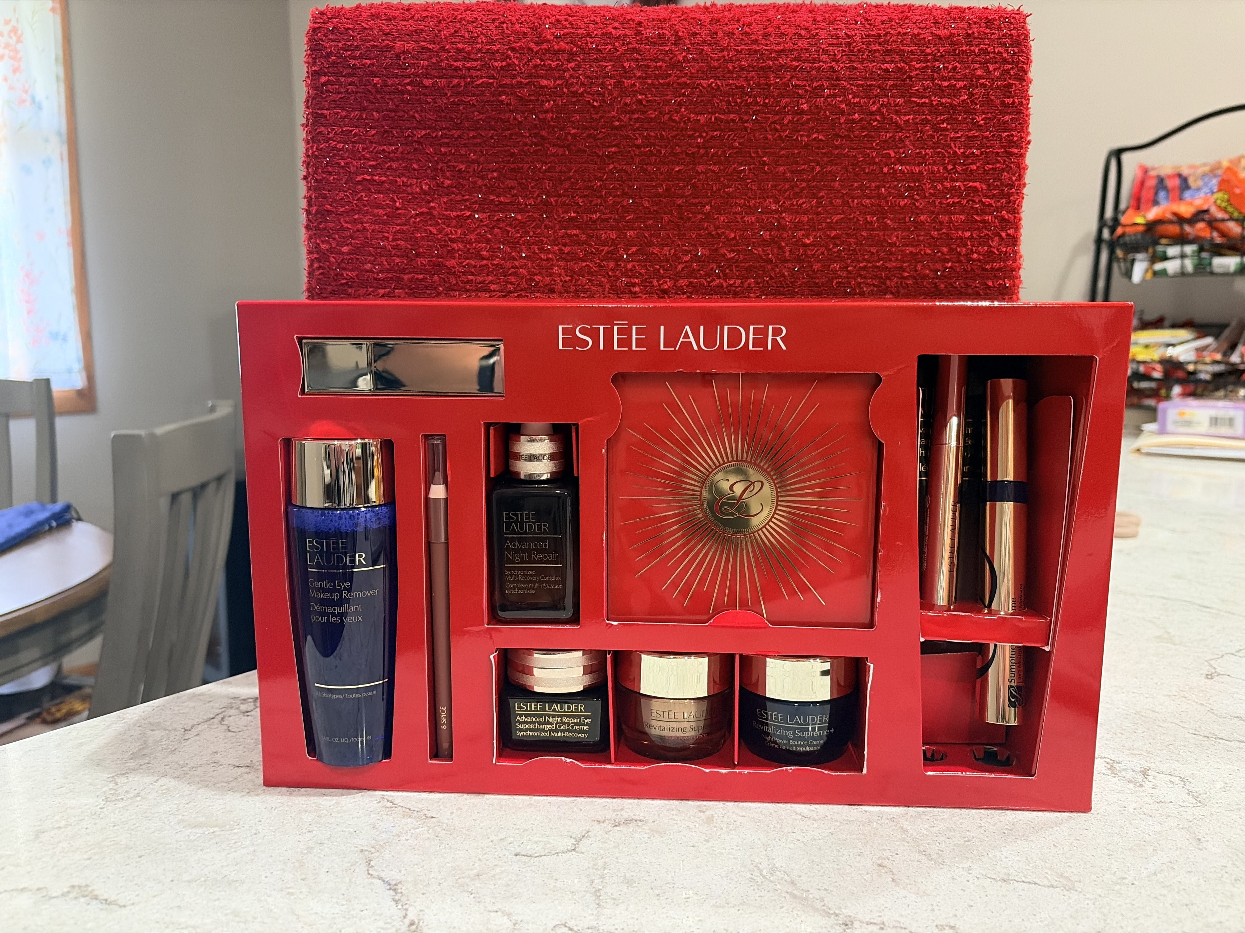 Estée Lauder Estée Lauder 9 Full-Size Favorites and More Gift Set