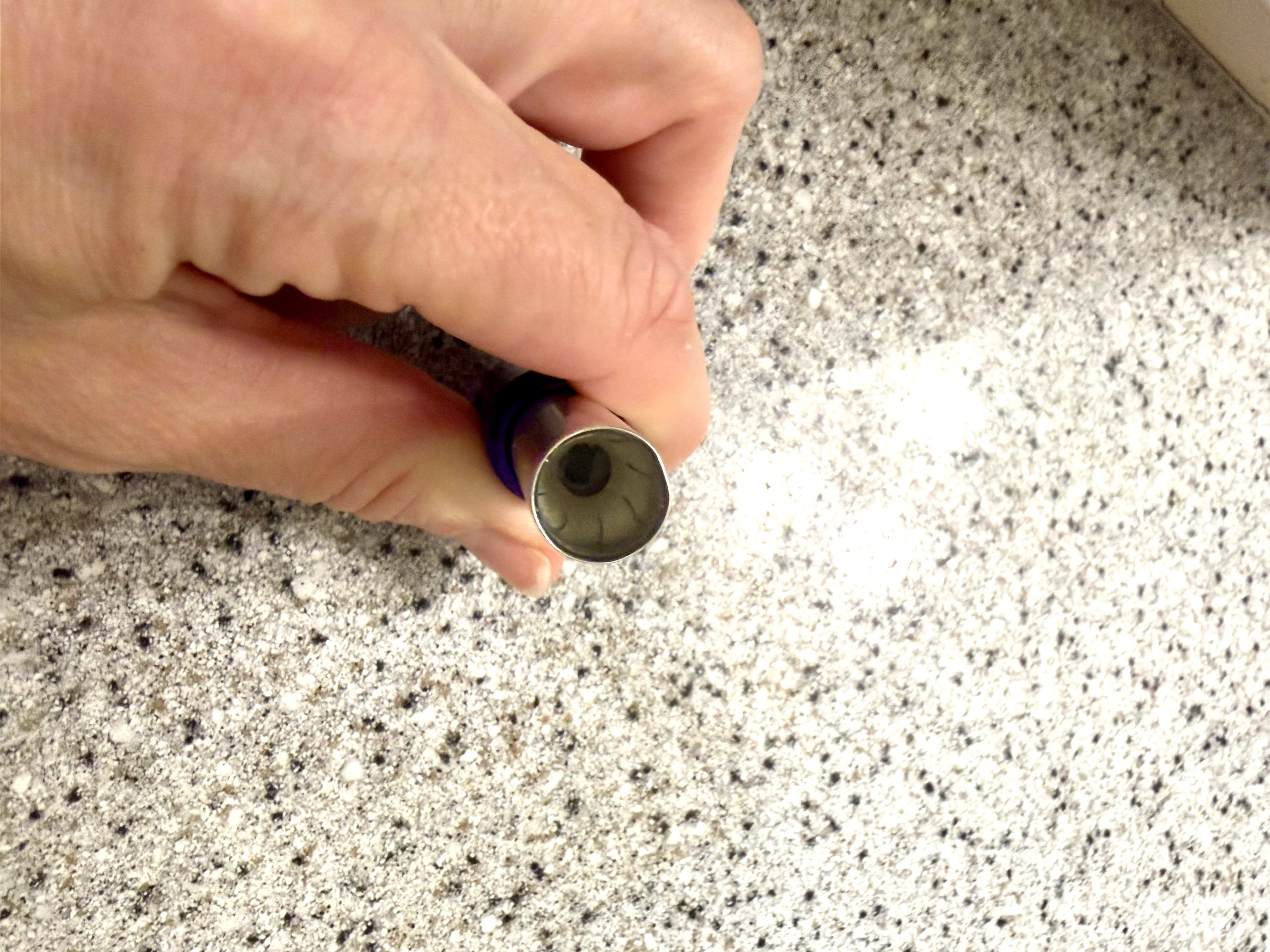 Showing how much product is below the edge