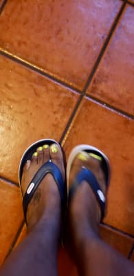 crocs bayaband flip flops