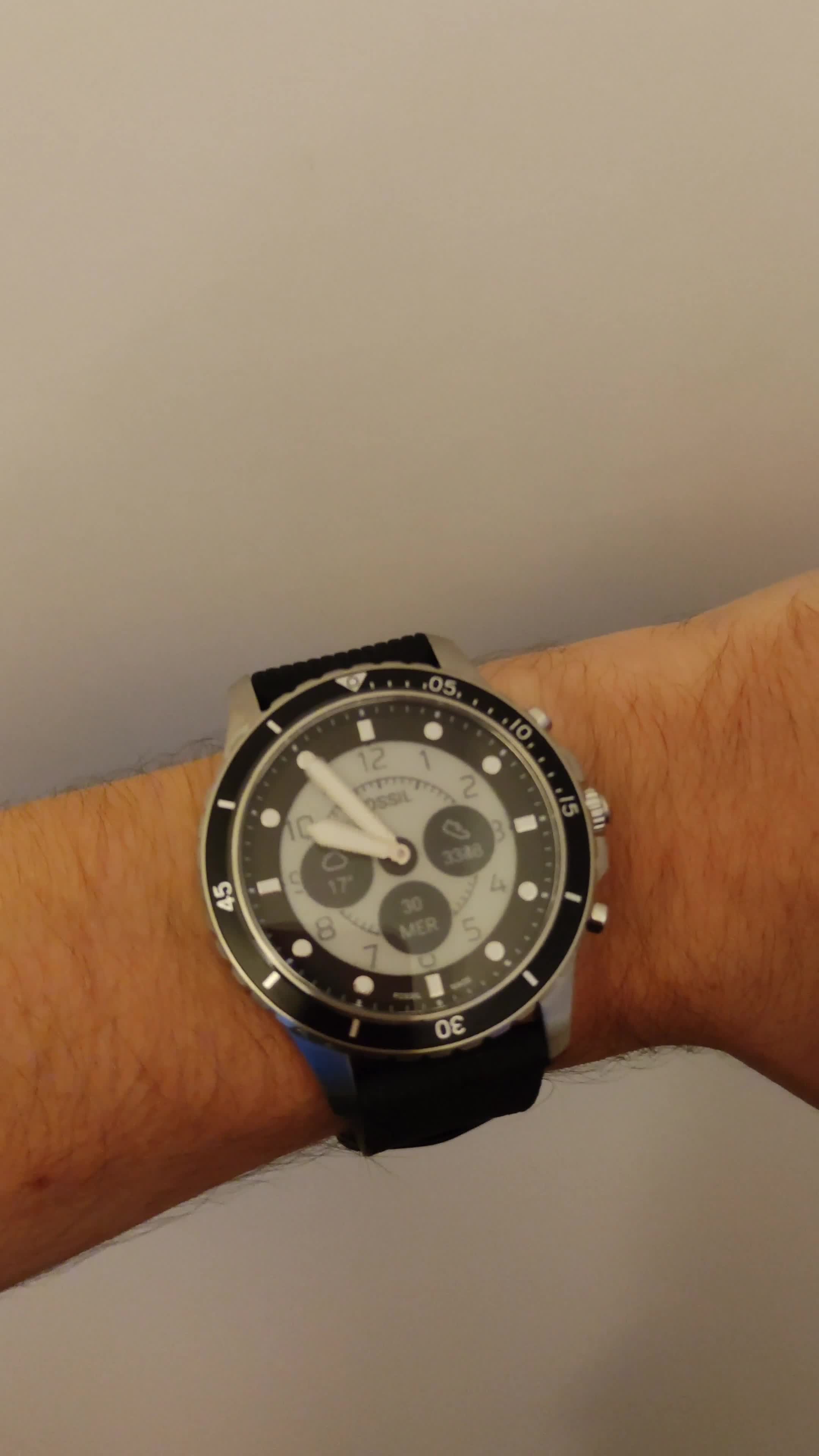 fossil hybrid smartwatch video