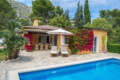 Private Villas Close To Restaurants & Shops, Luxury Villas In Mallorca!