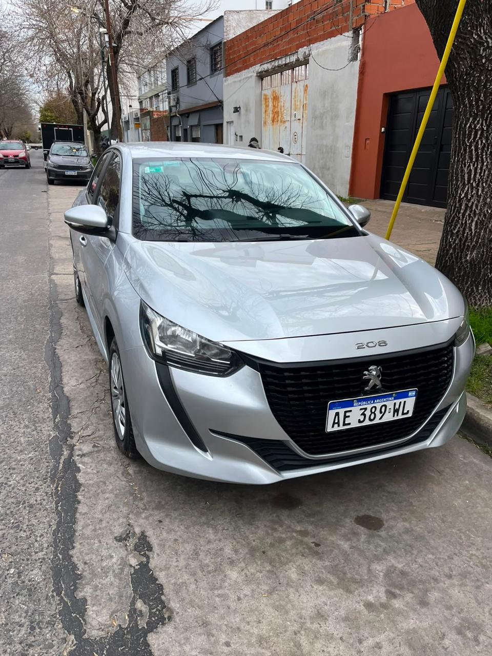 Peugeot 208 LIKE PACK 1.6 (2020)