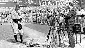lou gehrig farewell speech on field image
