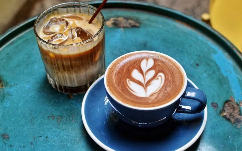 Coffee served in restaurant