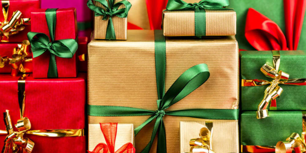 Presents post. Презент. Тема Gifts. Wrapping Christmas presents. Presents for Christmas.